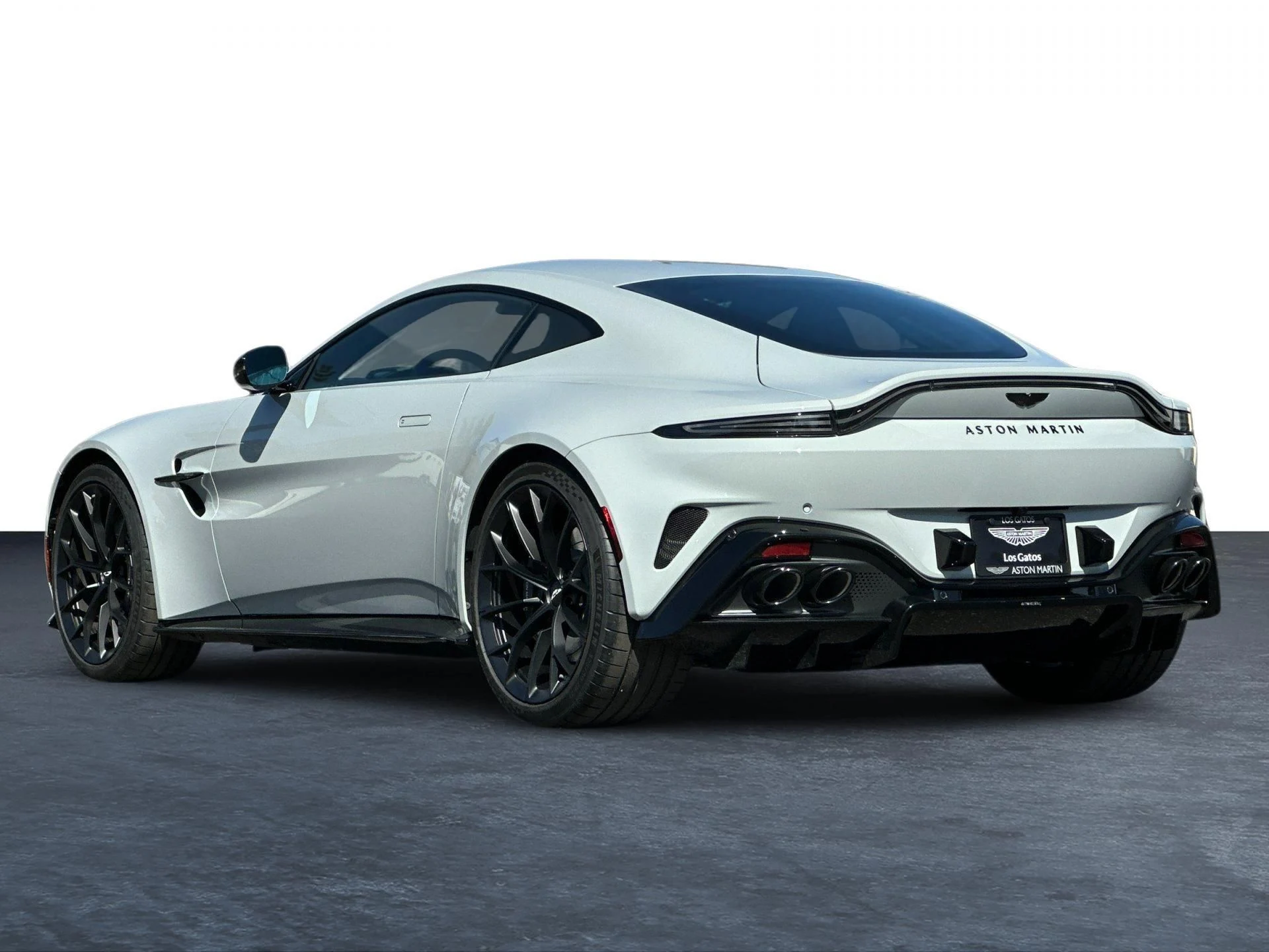 mph001_71310588_New_2025_Aston_Martin_Vantage_Base_1747424388_5adc3f033a