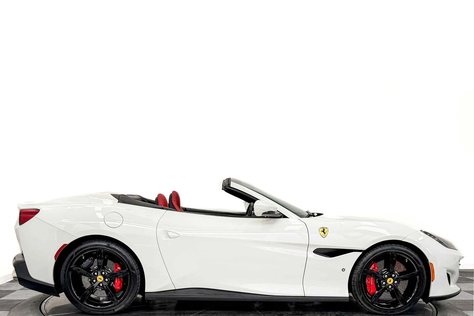 mph001_723152307_Used_2020_Ferrari_Portofino_591_Horsepower_Two_Tone_Interior_1782839445_90daf79d95