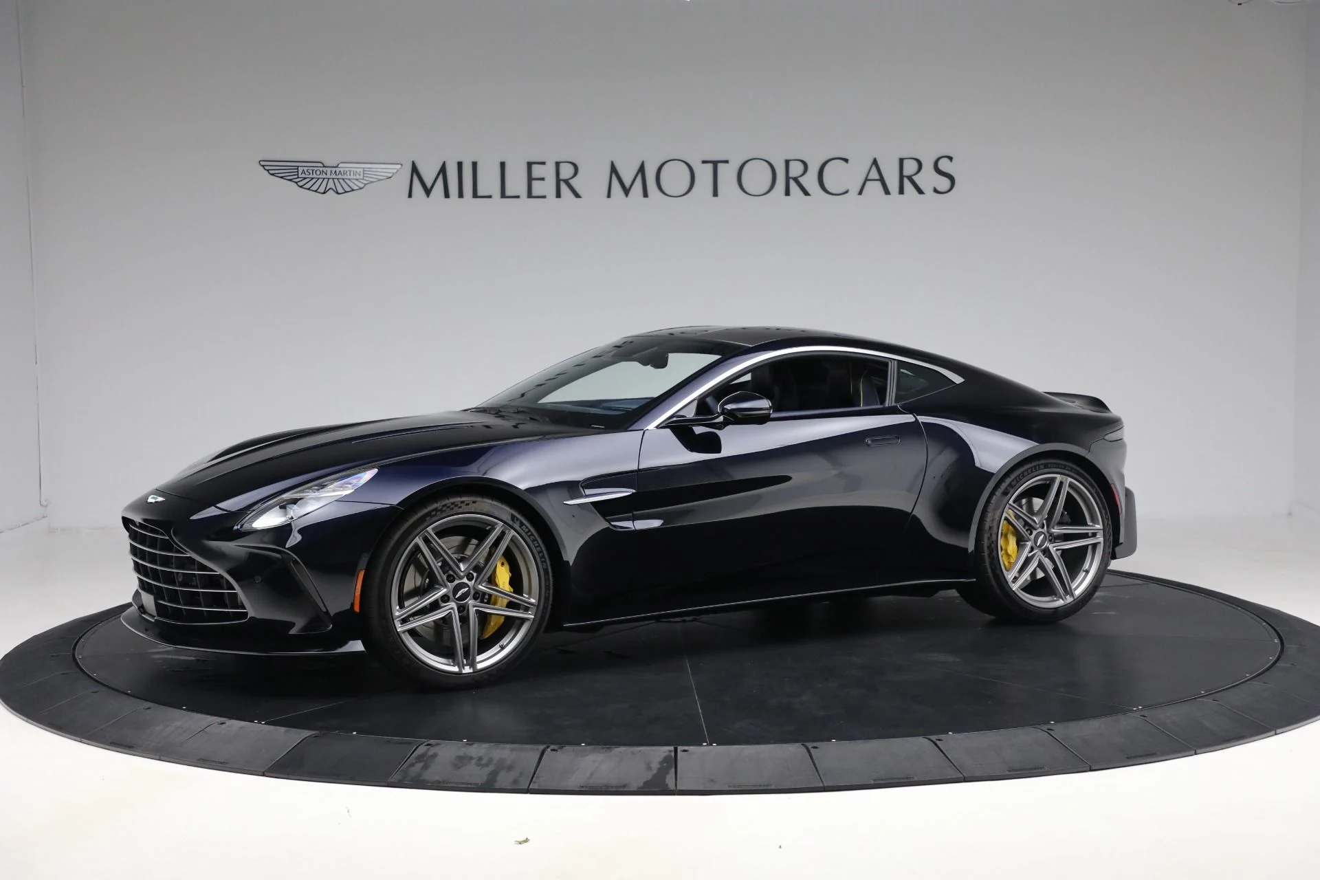 mph001_731639309_New_2026_Aston_Martin_Vantage_06d7c72fe9