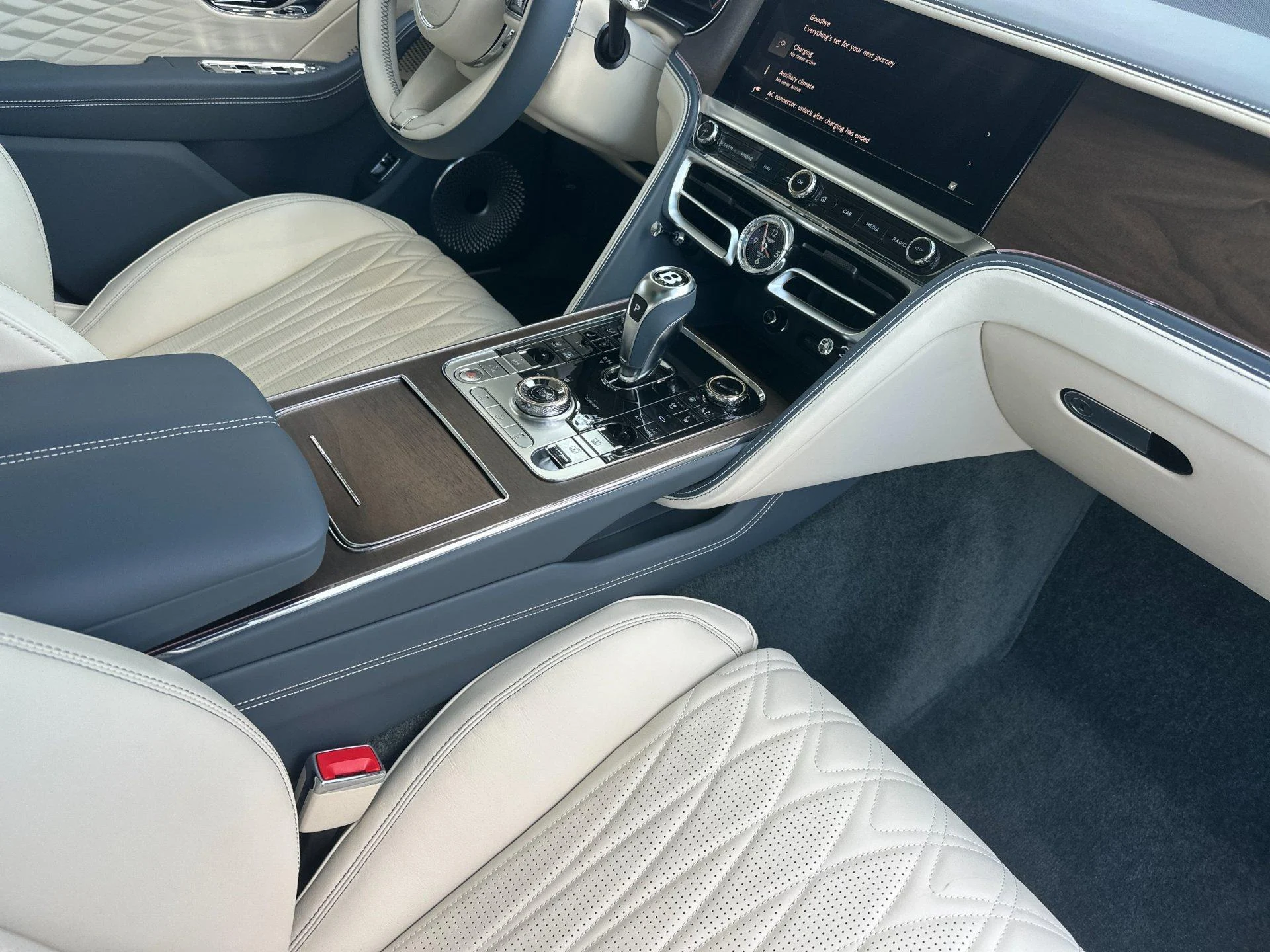 mph001_738324711_New_2027_Bentley_Flying_Spur_1792838840_88de8af89f