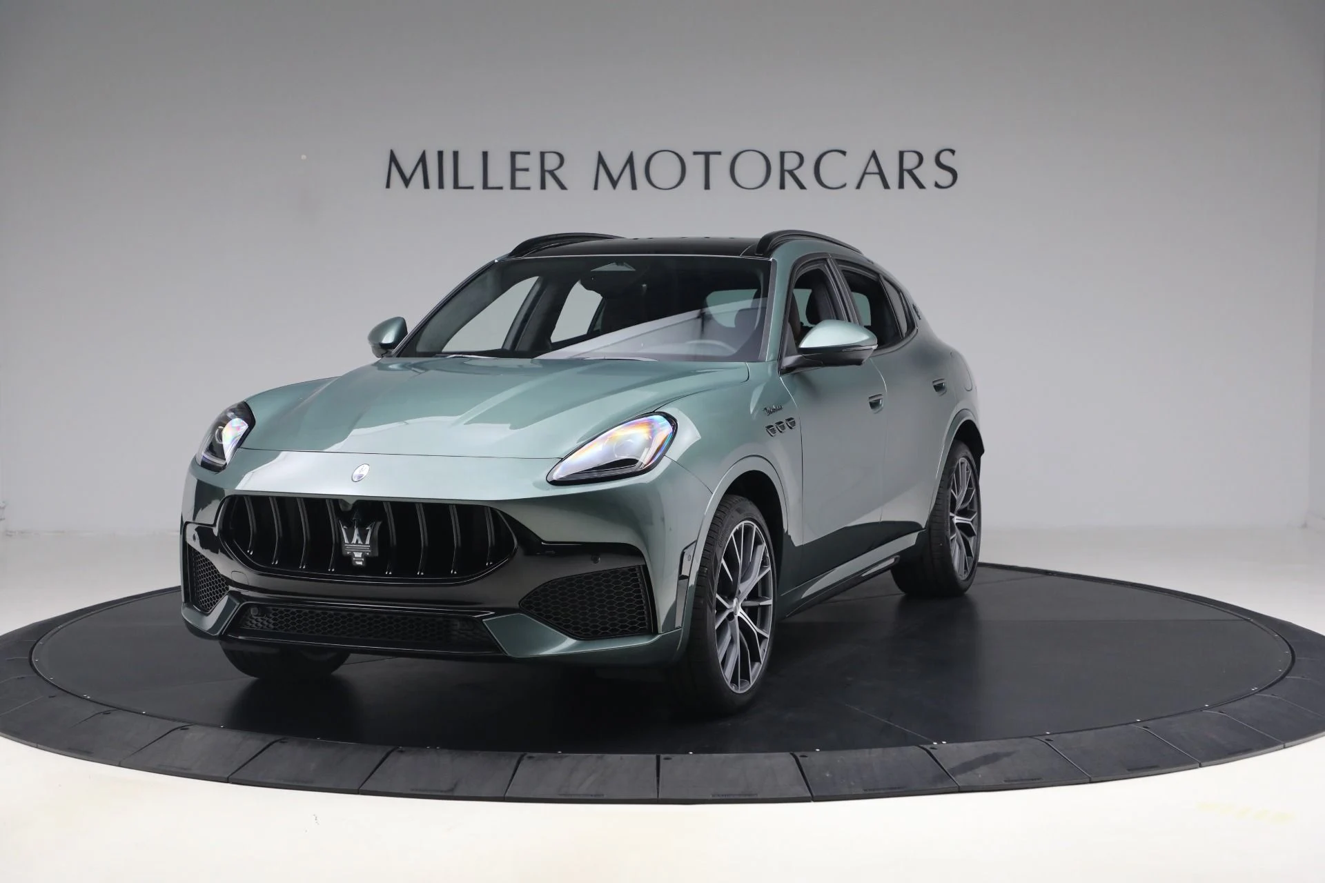 mph001_740821430_New_2027_Maserati_Grecale_Modena_V6_1791465926_33a12a4cf6