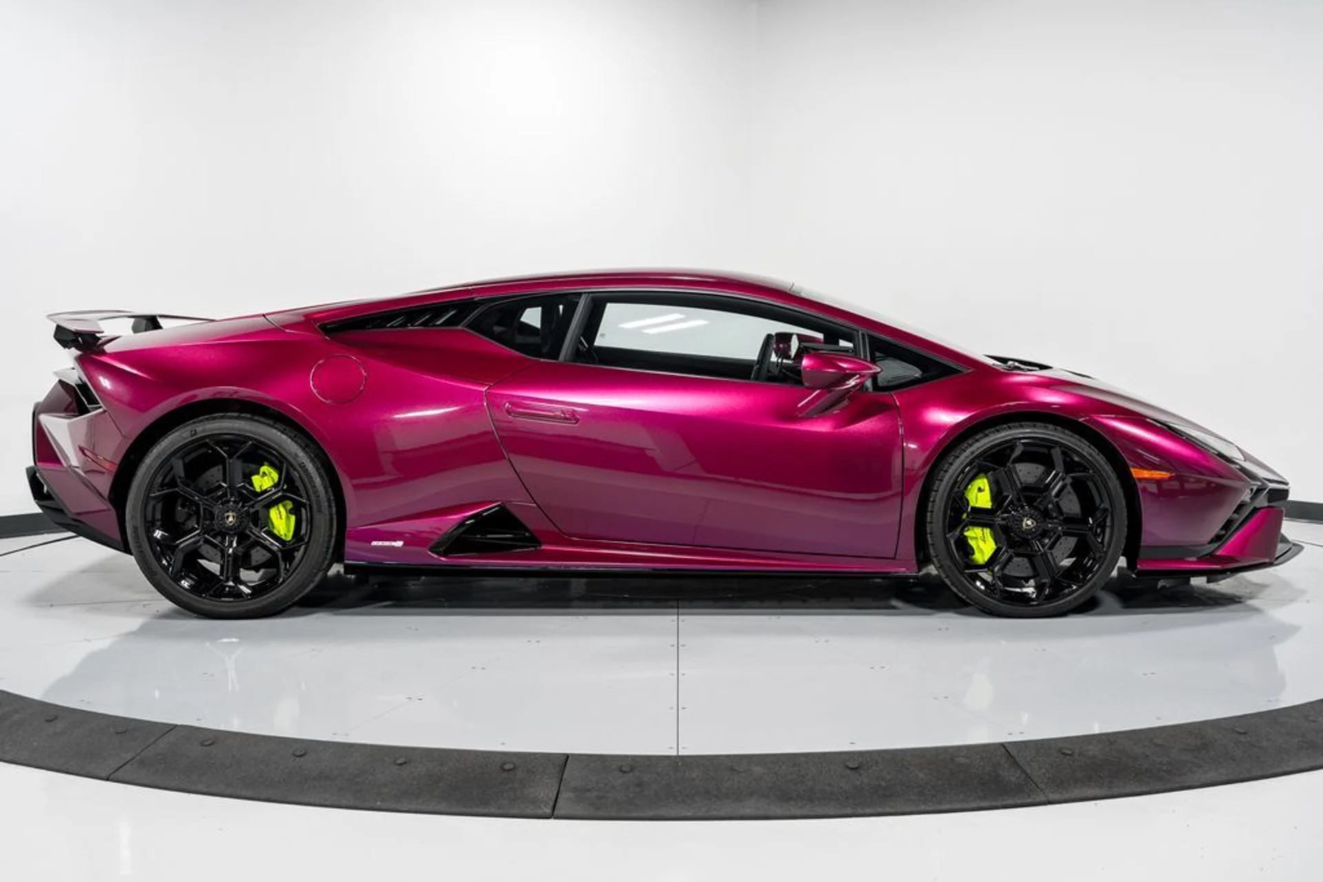 mph001_744710635_3077df2d3a2c68acb8228a0917d31a68x_093839af97