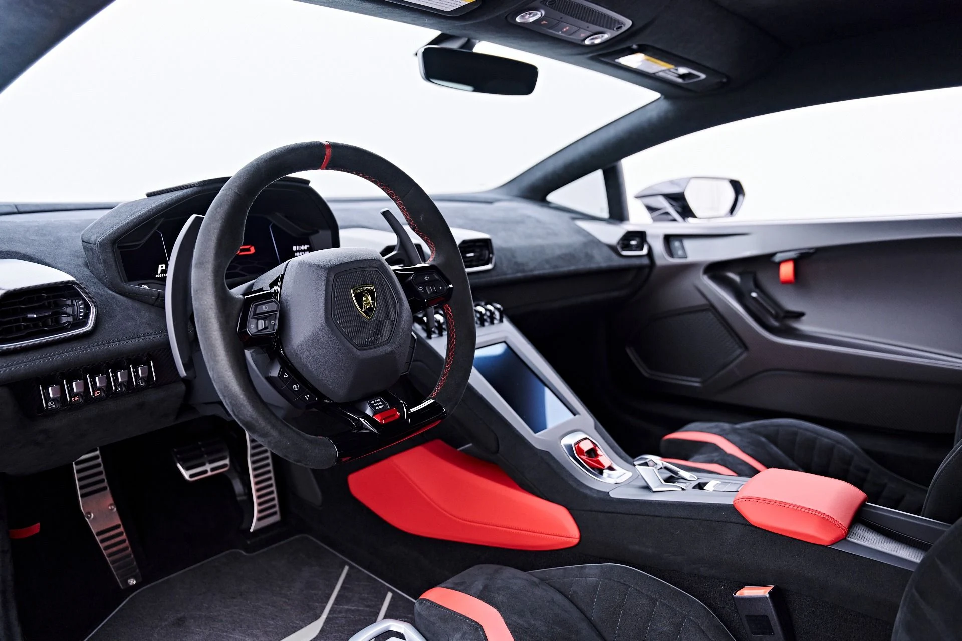 mph001_760047572_Used_2023_Lamborghini_Huracan_STO_Base_1784576215_c5e5c1044e