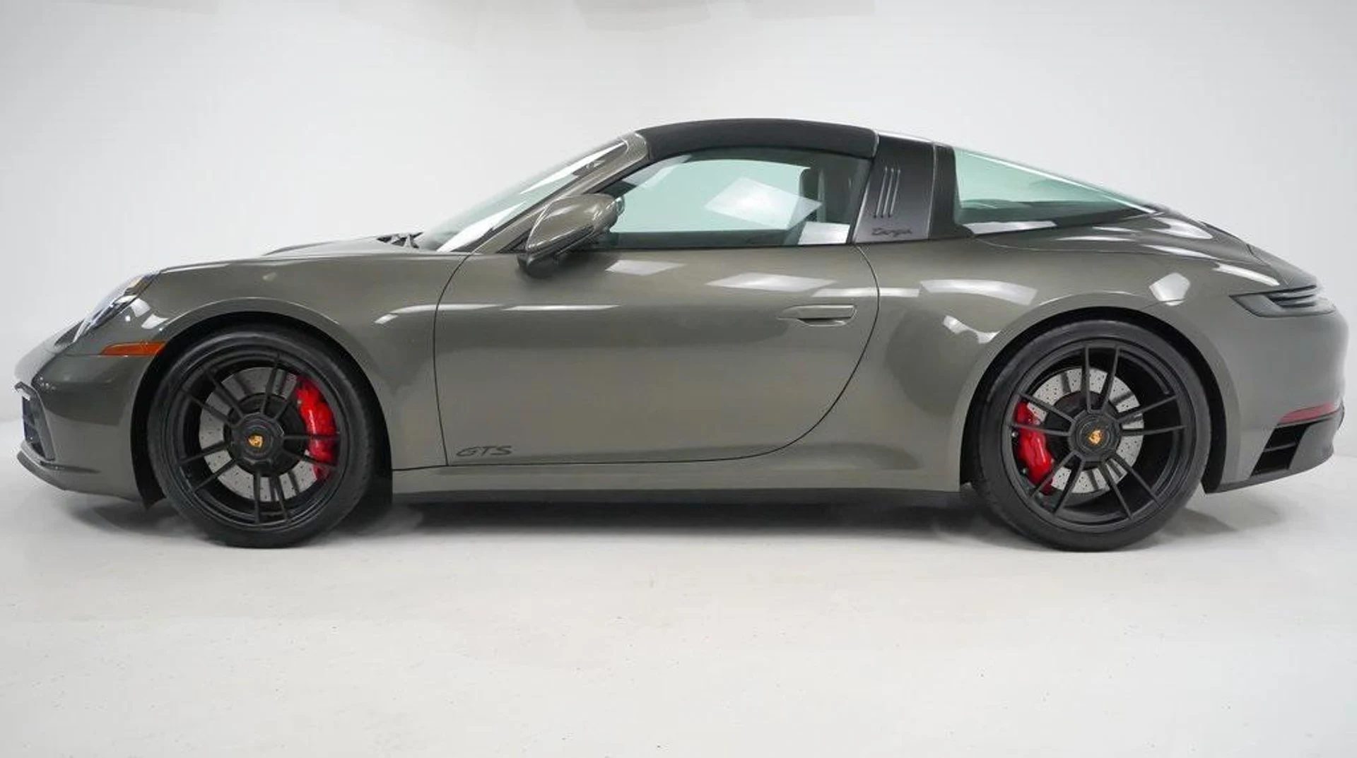 mph001_7695630_f_Ck_G_Bdbv_G05cw_Cdl1a9_Kg9c2_B8_c33f1b857a