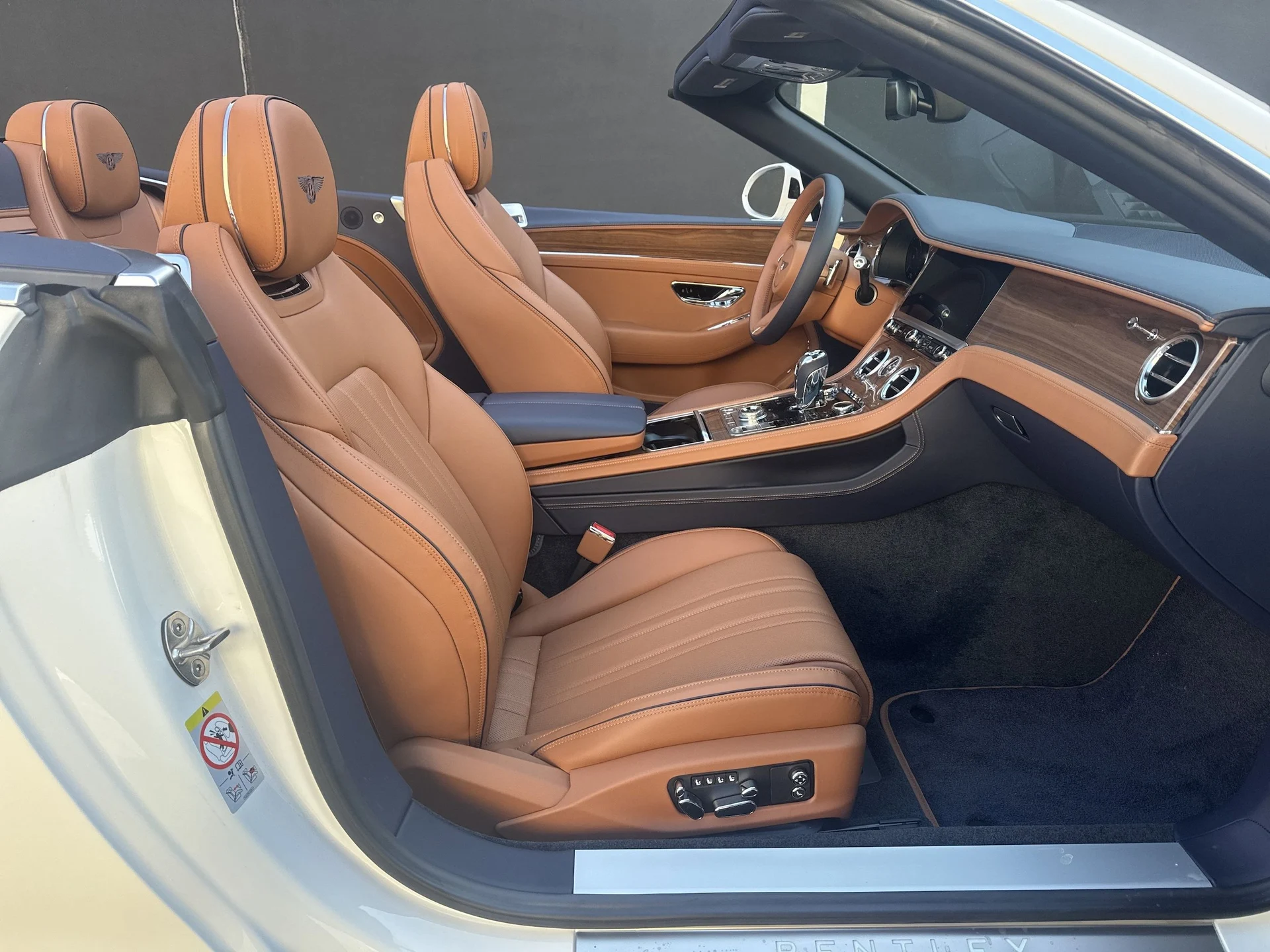 mph001_776103418_1288984da2d335d7a9987002c4b27967x_4ddbc29963