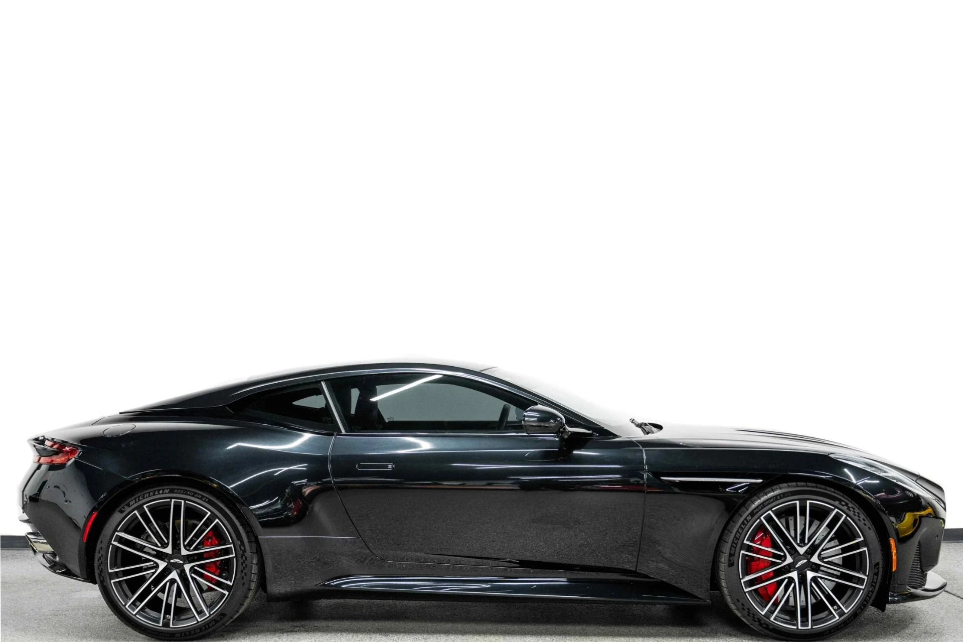 mph001_777269367_Used_2024_Aston_Martin_DB_12_V8_Special_Paint_Color_Bowers_and_Wilkins_Premium_Audio_Carbon_Brakes_1771535066_703be3169a