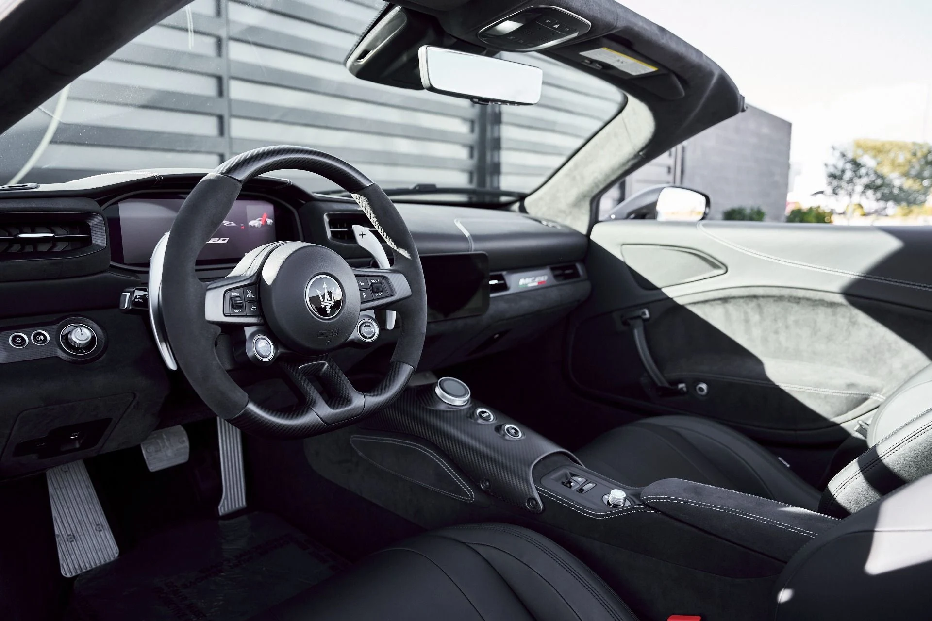 mph001_777576995_Used_2024_Maserati_MC_20_1771381982_8075f15b98