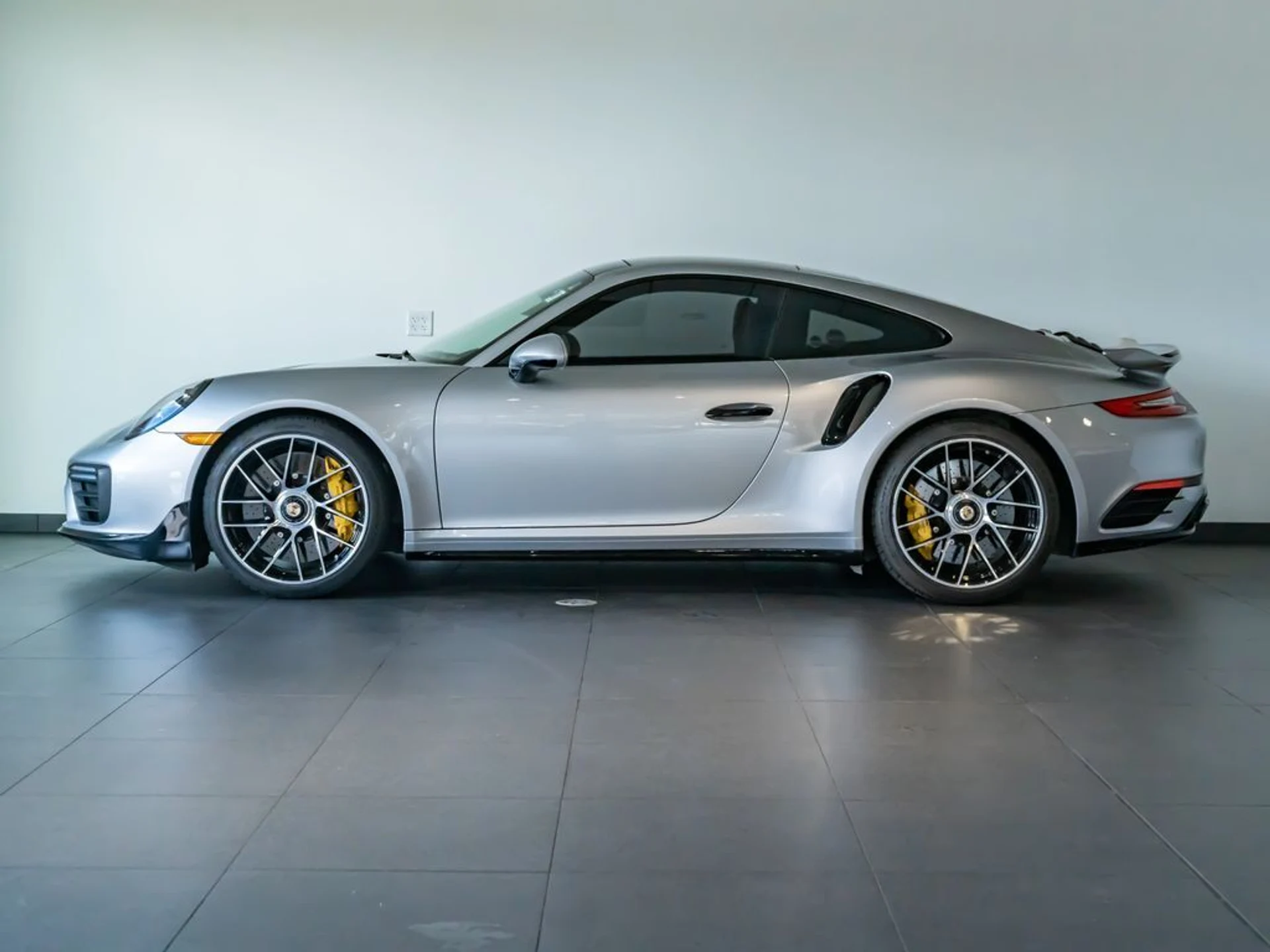 mph001_779741994_b77b26d126500de87b4f803f18e7bf77_460a08b927