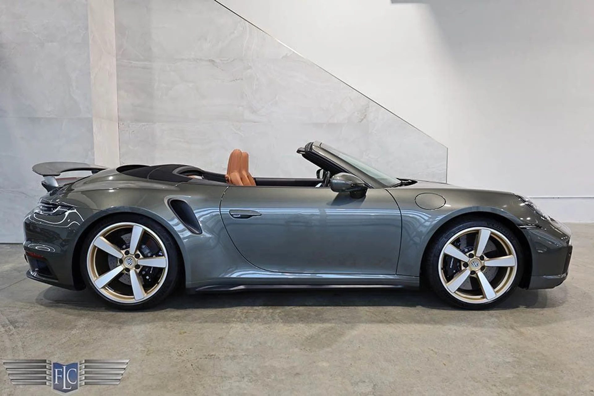 mph001_793596666_used_2024_porsche_911_turboscabriolet_9689_22927458_2_1024_97843c9a8f