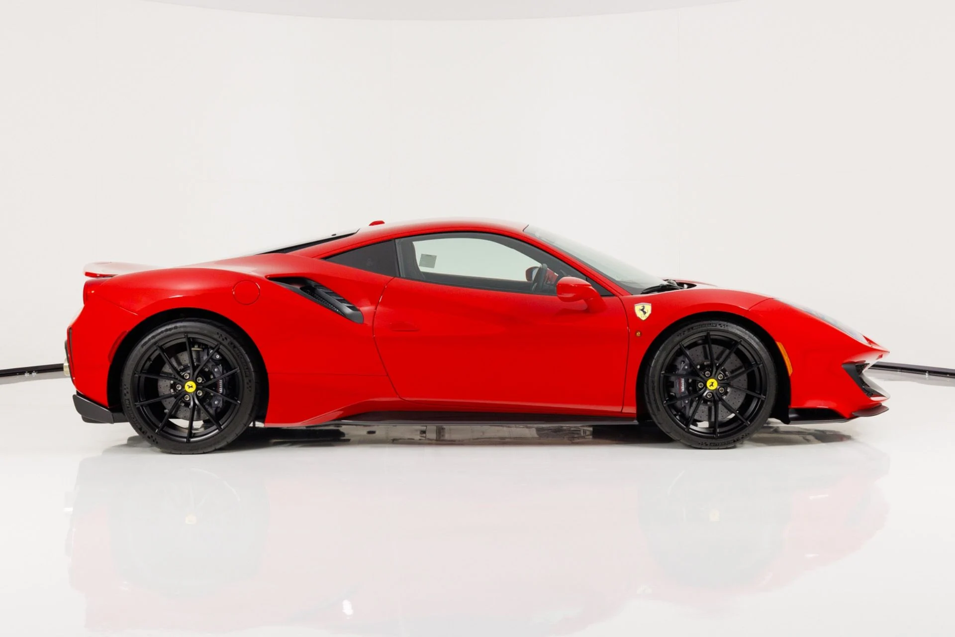 mph001_801747334_Used_2019_Ferrari_488_Pista_1780072971_55e61f61cb