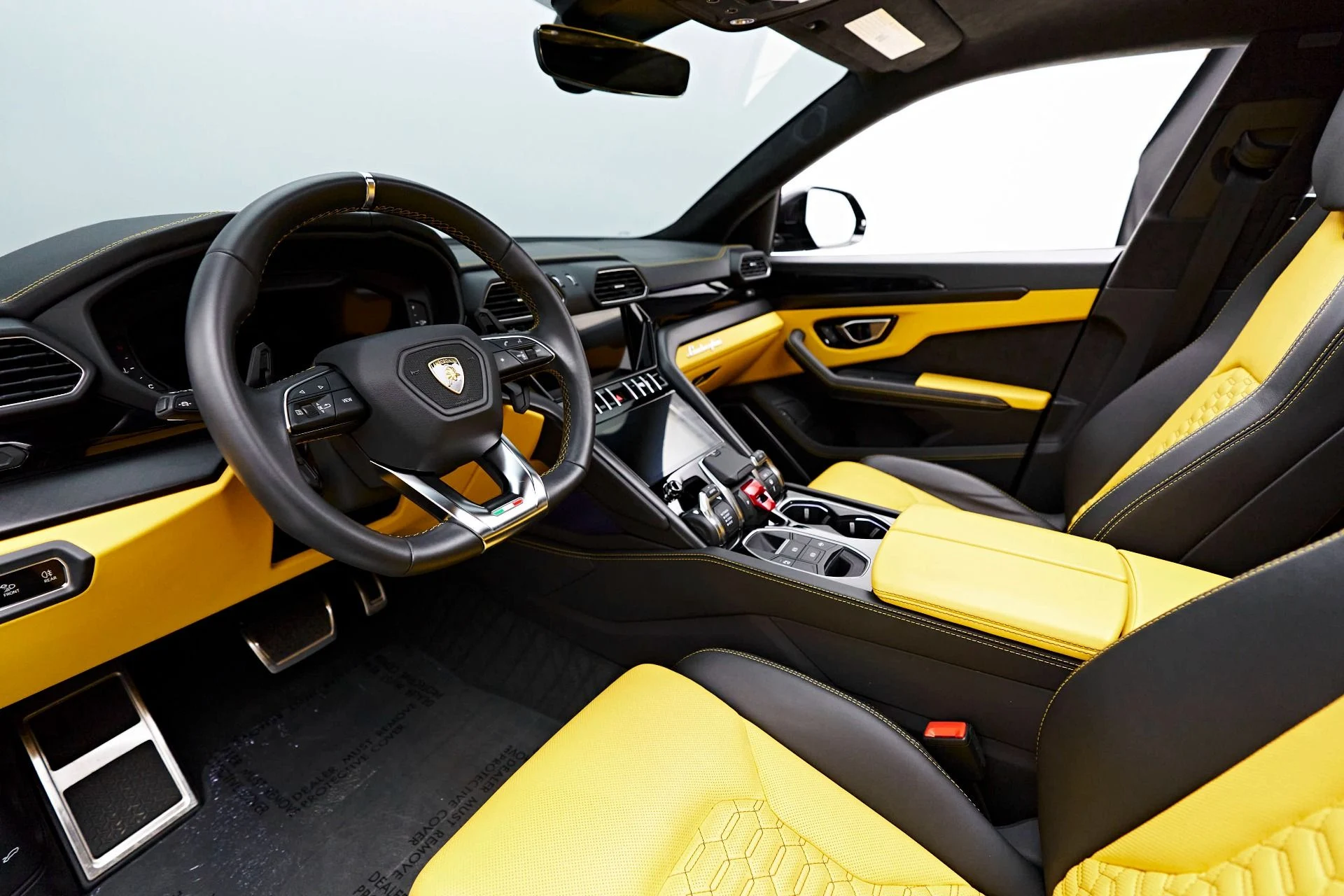 mph001_812497304_Used_2022_Lamborghini_Urus_1714440387_9bbc75fab8