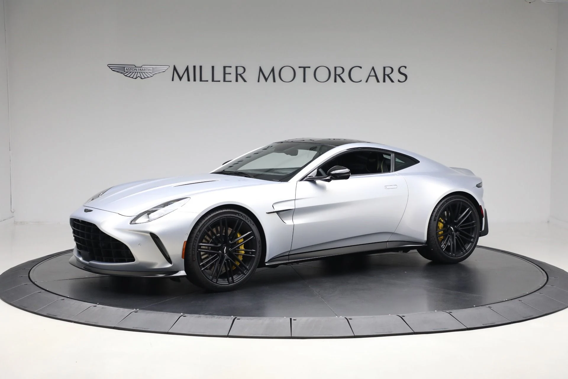 mph001_814396673_New_2026_Aston_Martin_Vantage_3ab04244b6