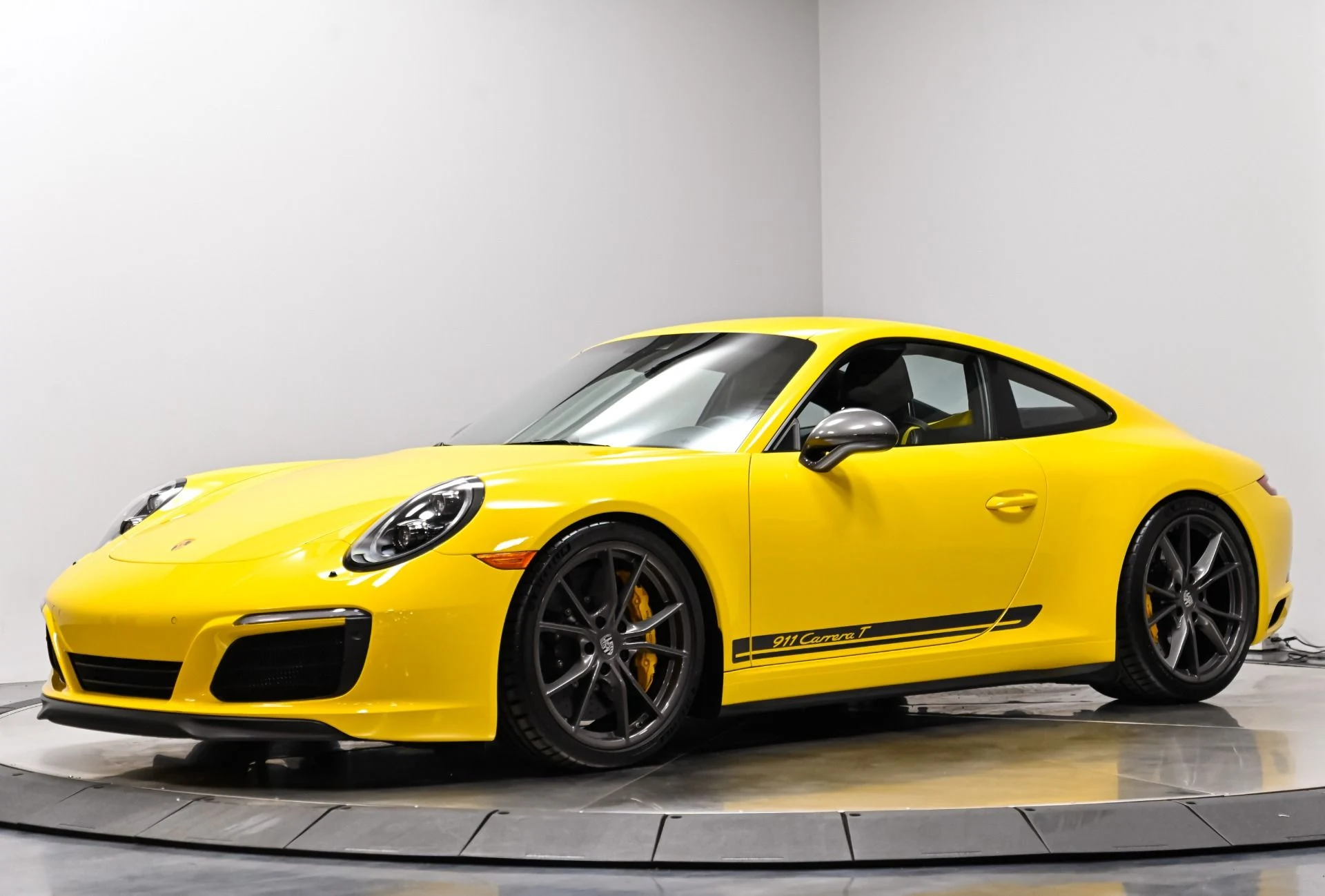 mph001_817578134_Used_2018_Porsche_911_Carrera_T_1790277617_eeec6e818b