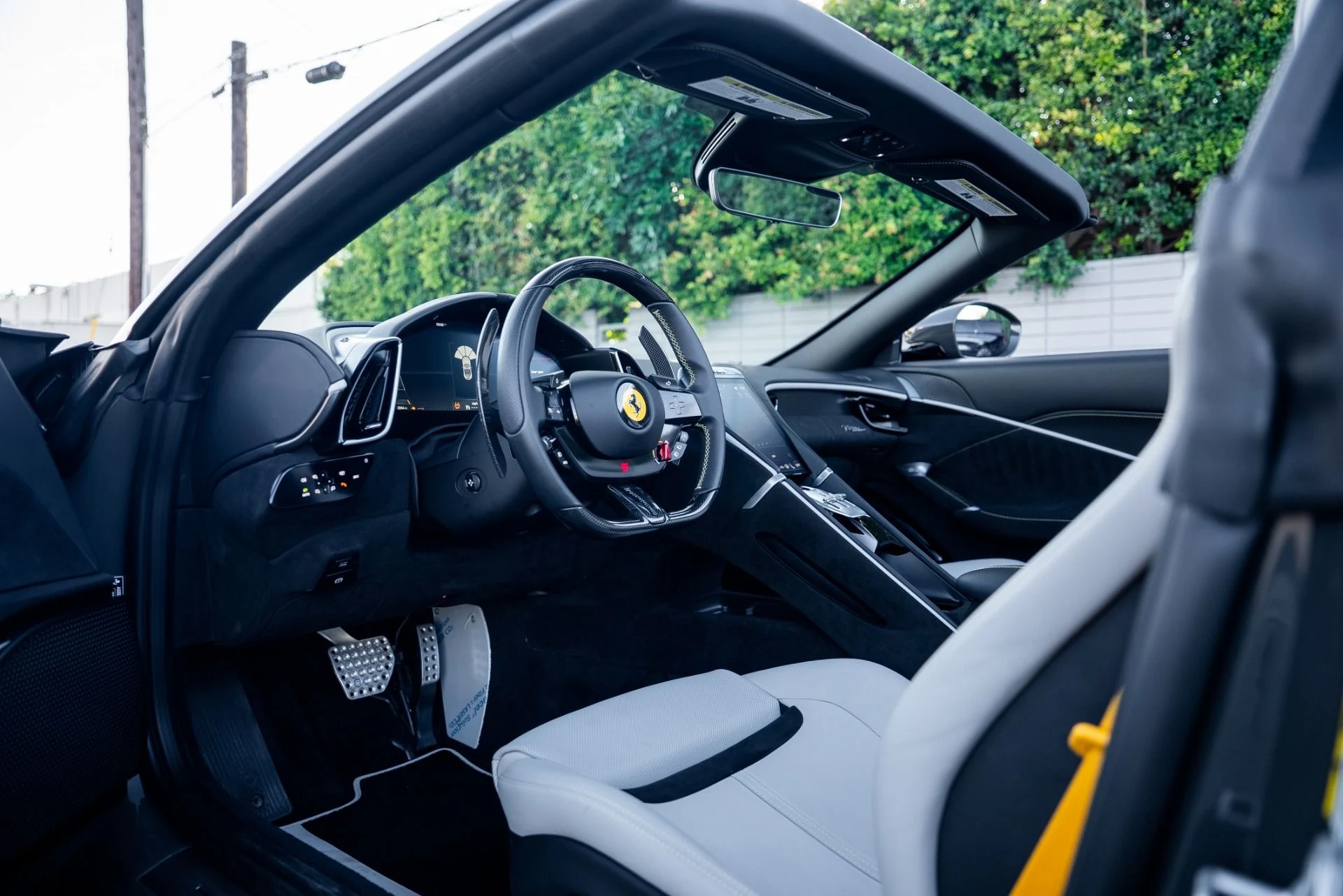 mph001_818245511_Used_2024_Ferrari_Roma_Spider_1764029077_6a1ff7a513