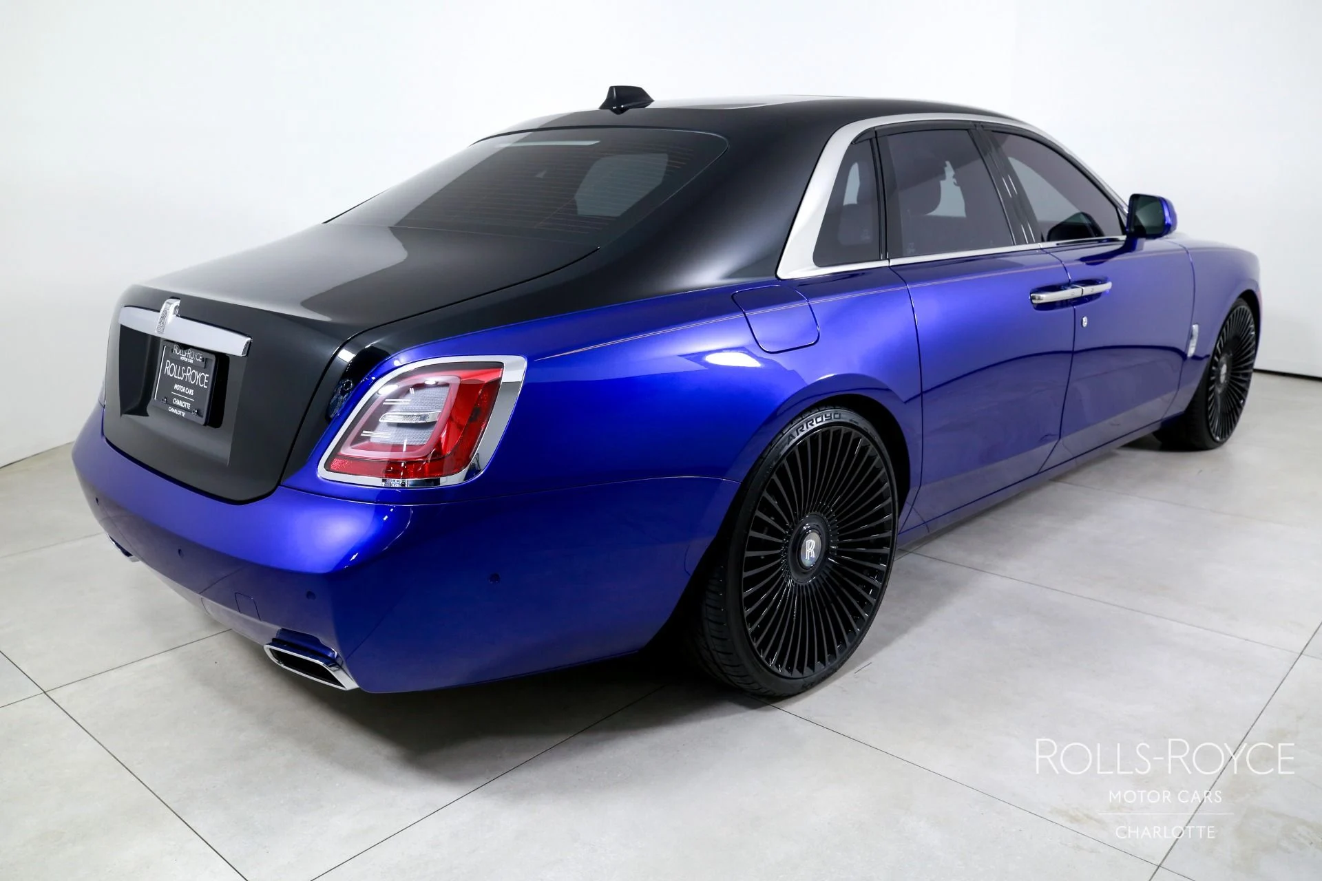 mph001_823204399_Used_2022_Rolls_Royce_Ghost_1751579647_86d0b5eee0