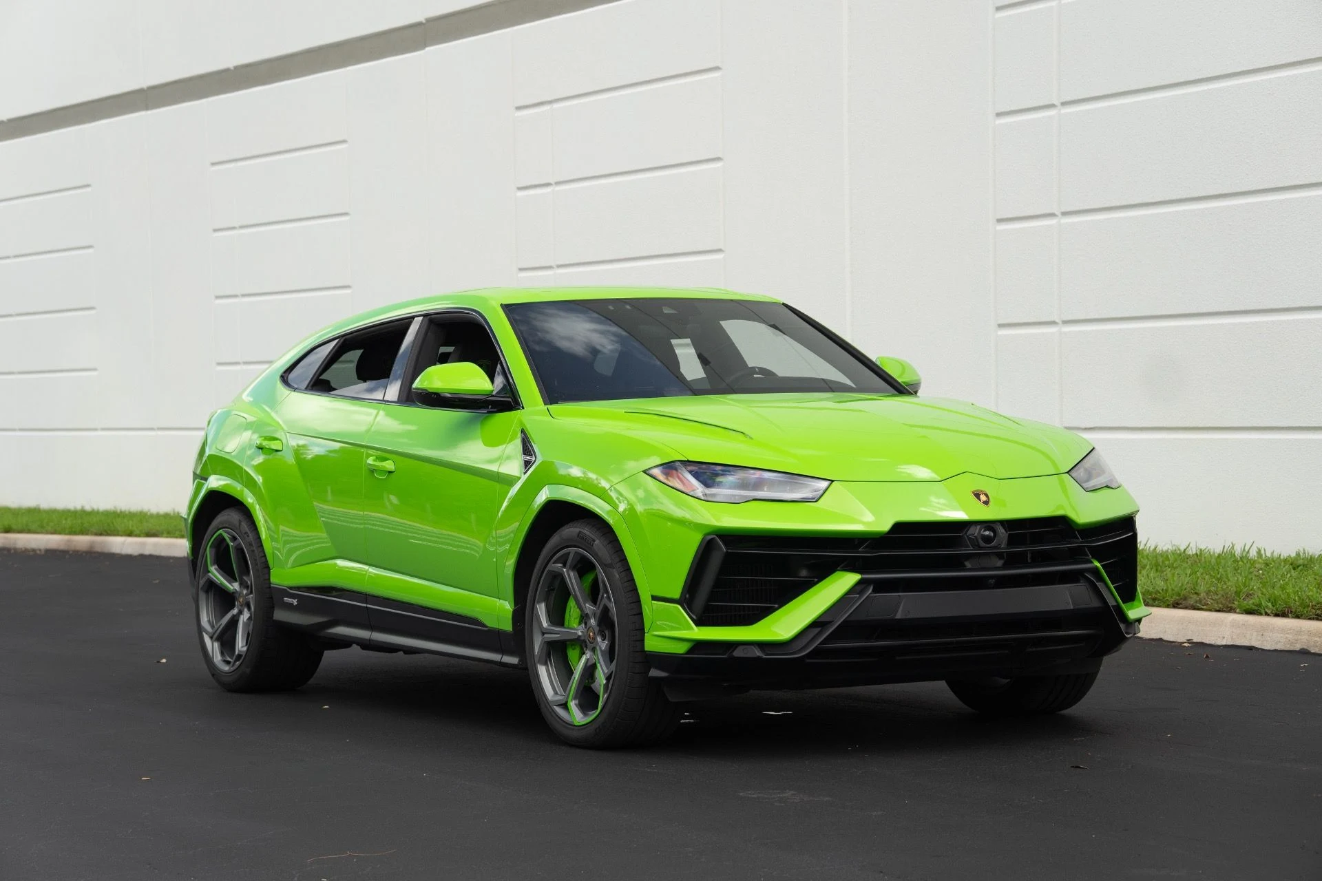 mph001_827463025_Used_2023_Lamborghini_Urus_S_1758835388_b128988669