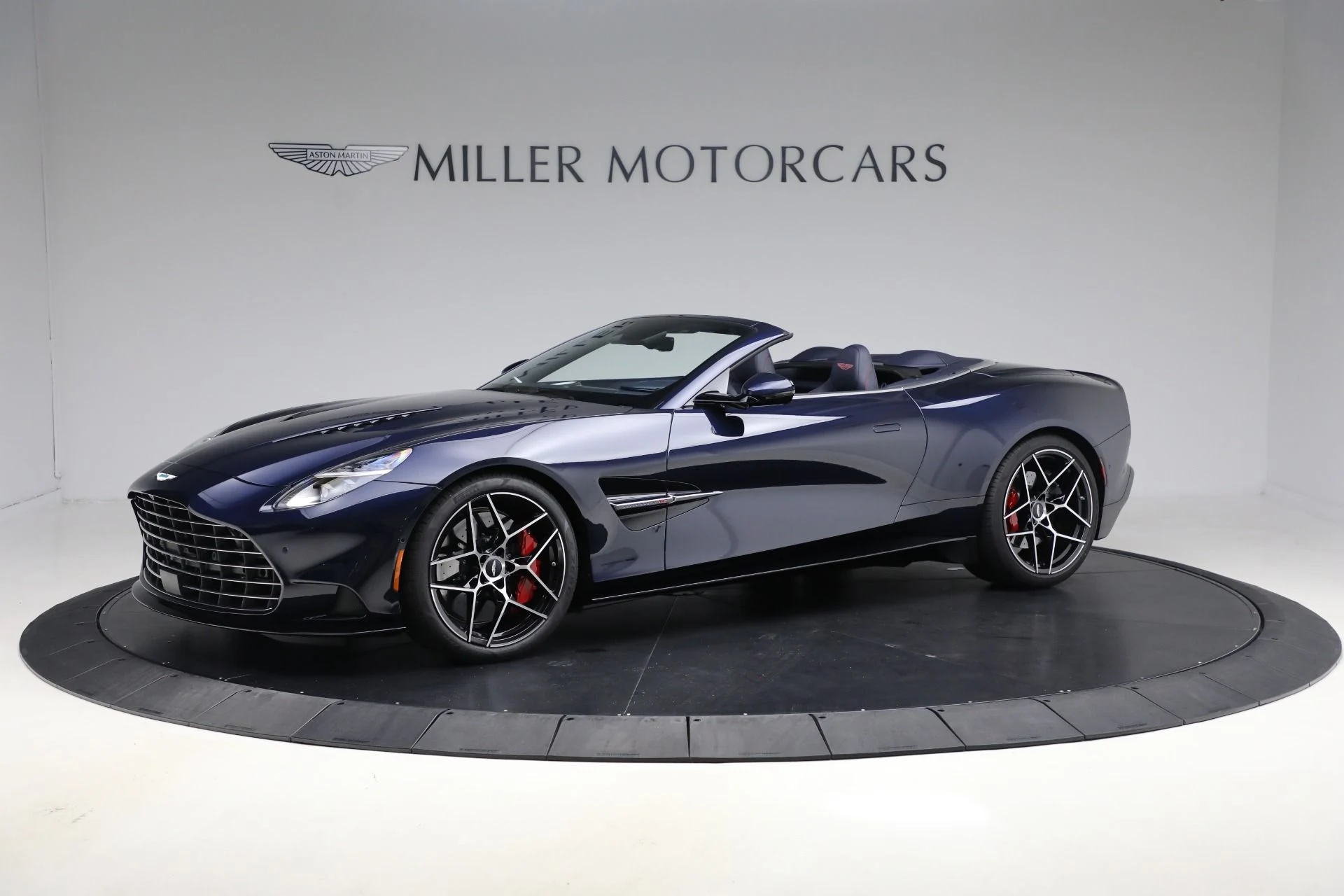 mph001_831662531_New_2026_Aston_Martin_Vanquish_Volante_1762784296_6ddf74c9b3