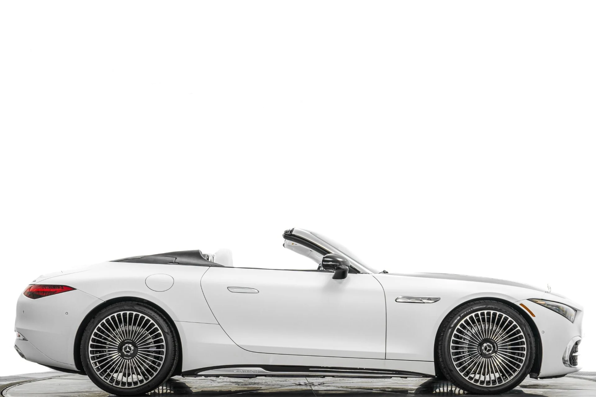 mph001_833922160_Used_2026_Mercedes_Benz_Maybach_SL_680_Factory_Matte_Paint_Extremely_Low_Miles_1771434800_37fb1773db