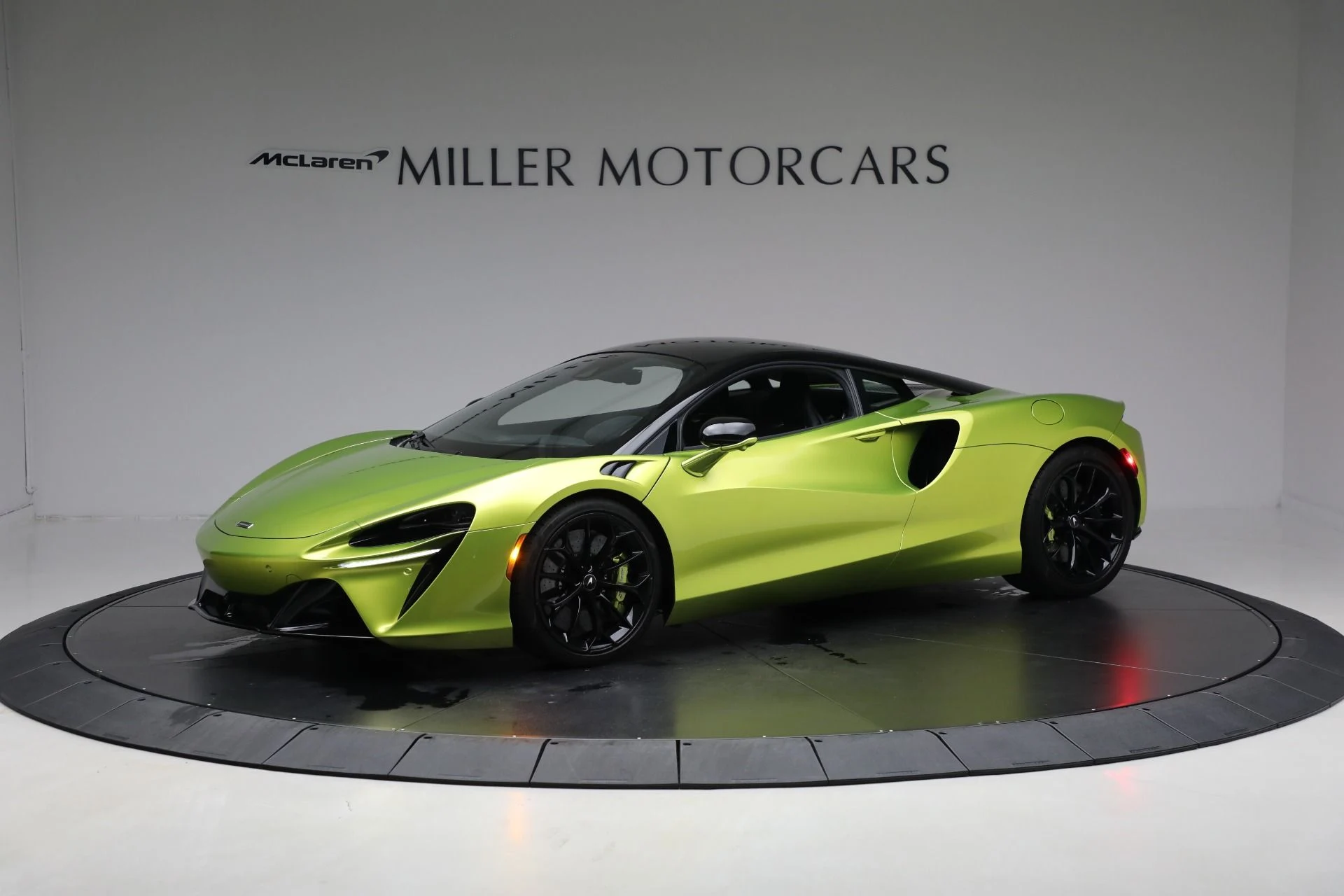 mph001_840925979_Used_2024_Mc_Laren_Artura_Performance_0d621487ed