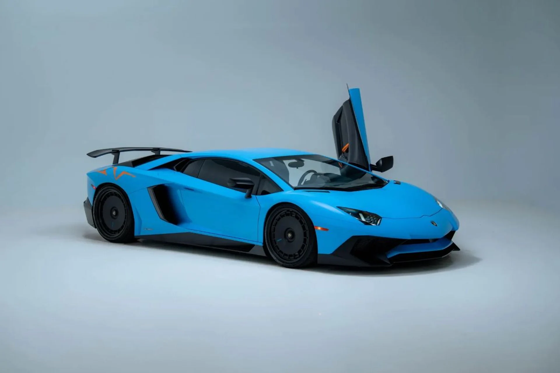 mph001_844616652_Used_2017_Lamborghini_Aventador_SV_1786551969_bae4b481e9