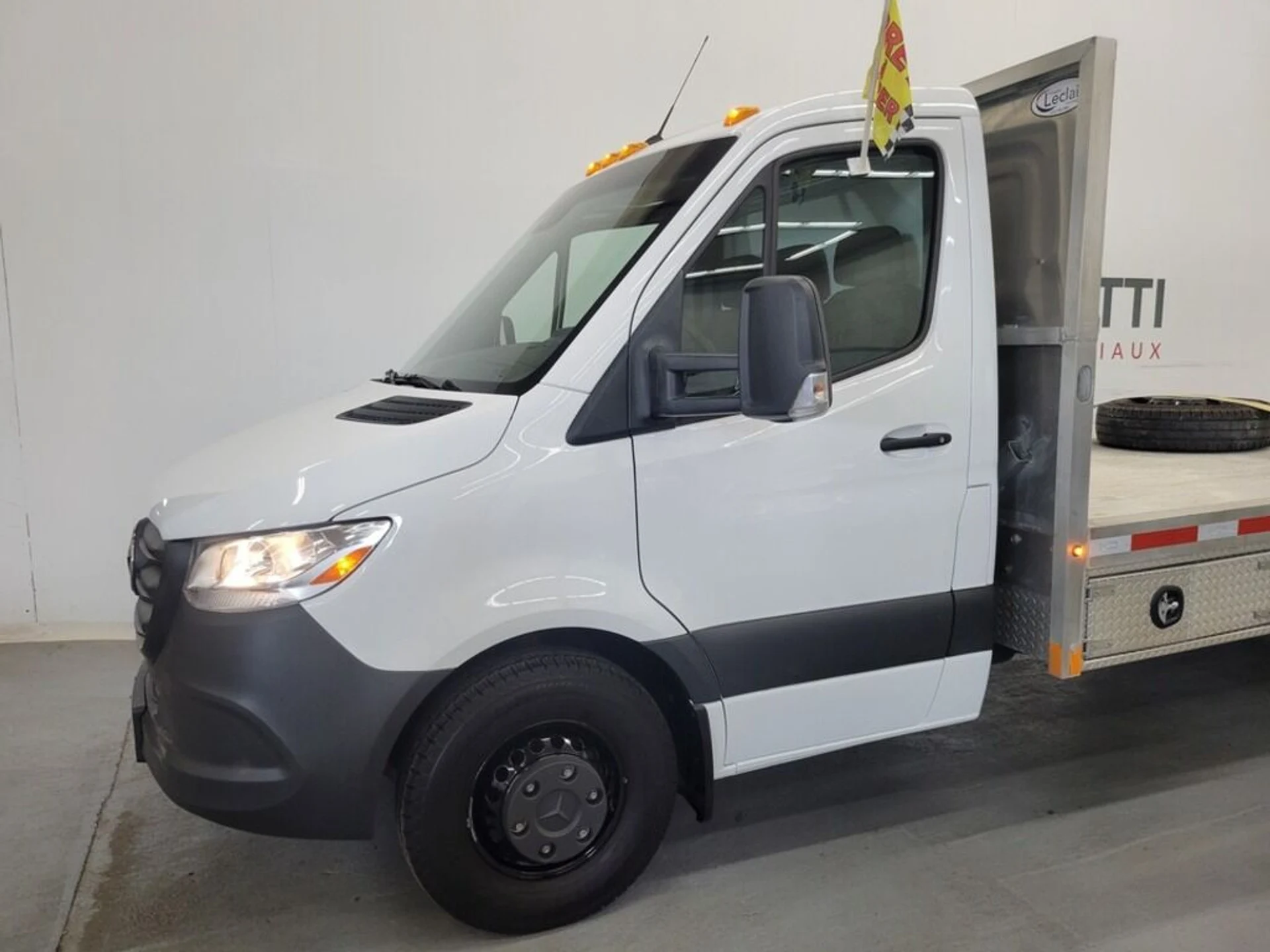 mph001_859823149_mercedes_benz_4500_2022_jpg_v_1775587595_1454b9d33e