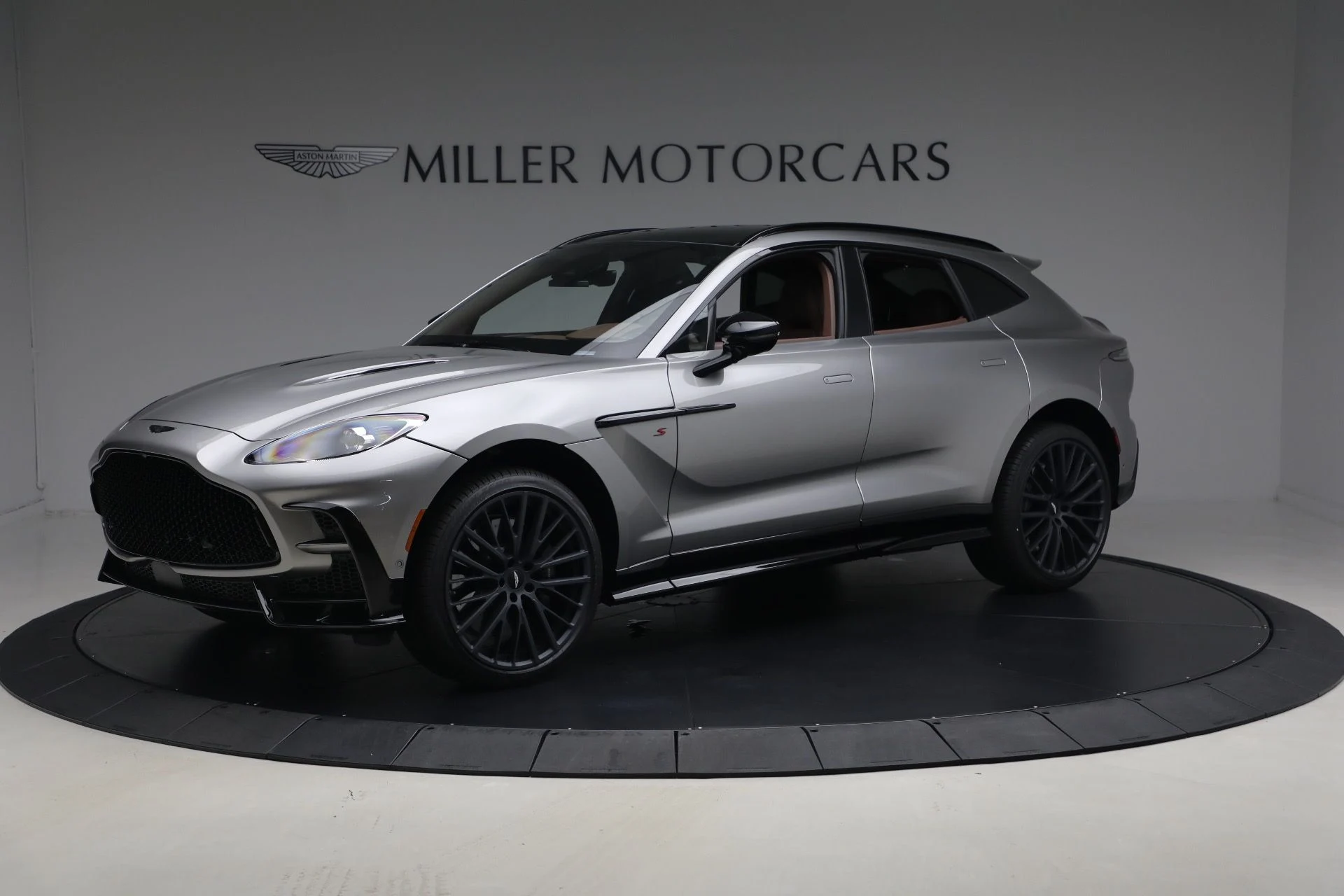 mph001_865812691_New_2026_Aston_Martin_DBX_S_1765053271_777ce9390e