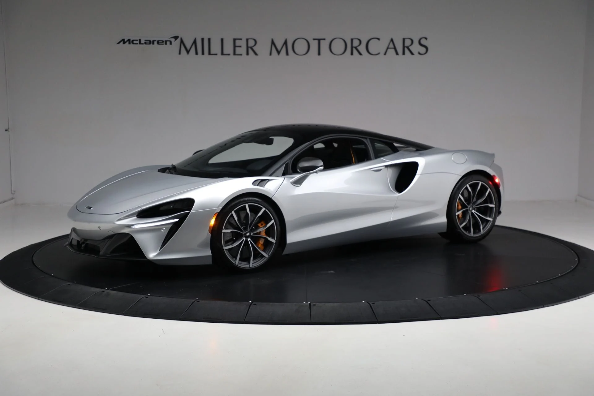 mph001_870275866_Used_2023_Mc_Laren_Artura_Vision_4f6eda2521