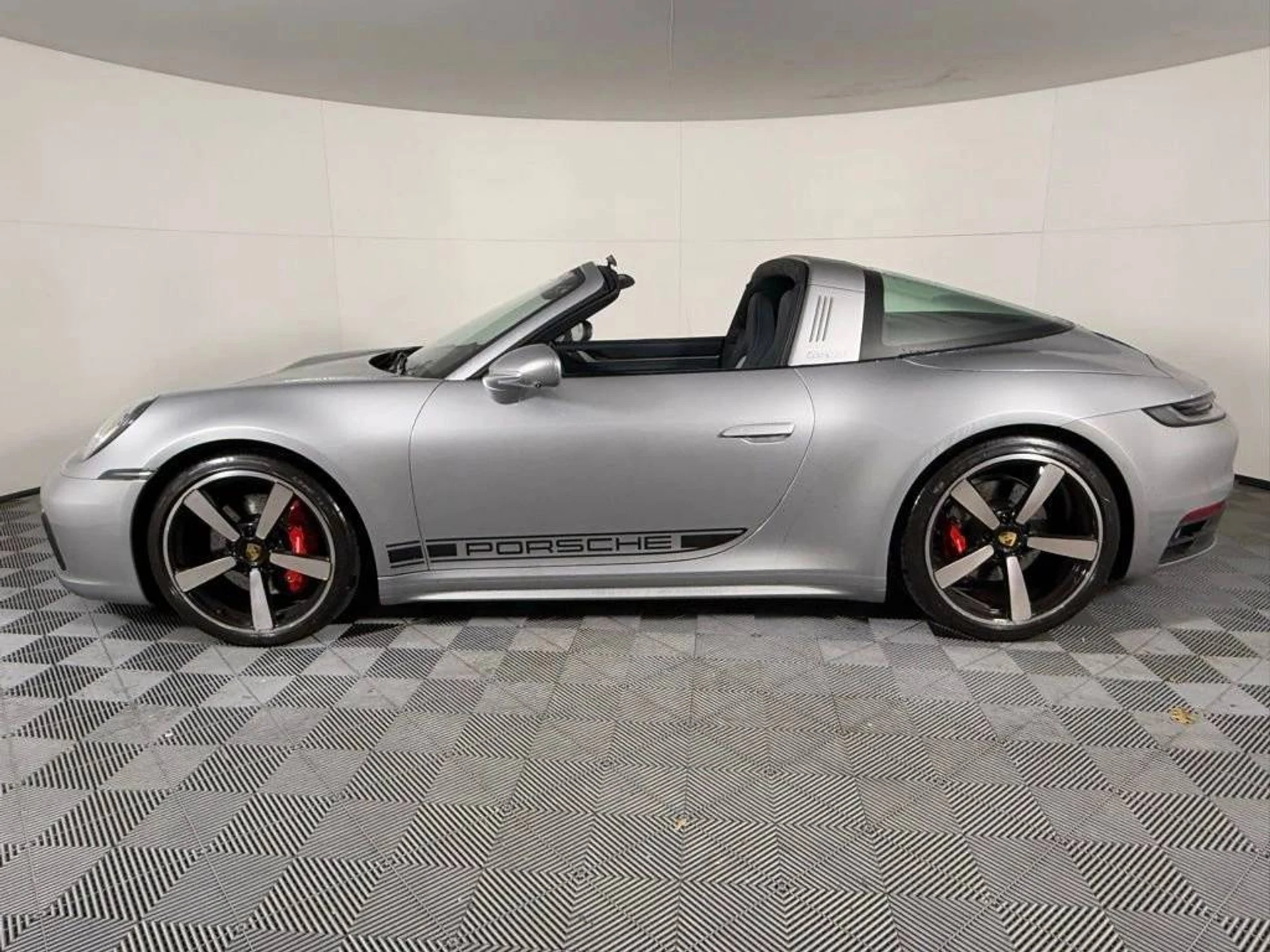 mph001_874177814_1280_2ae9994617