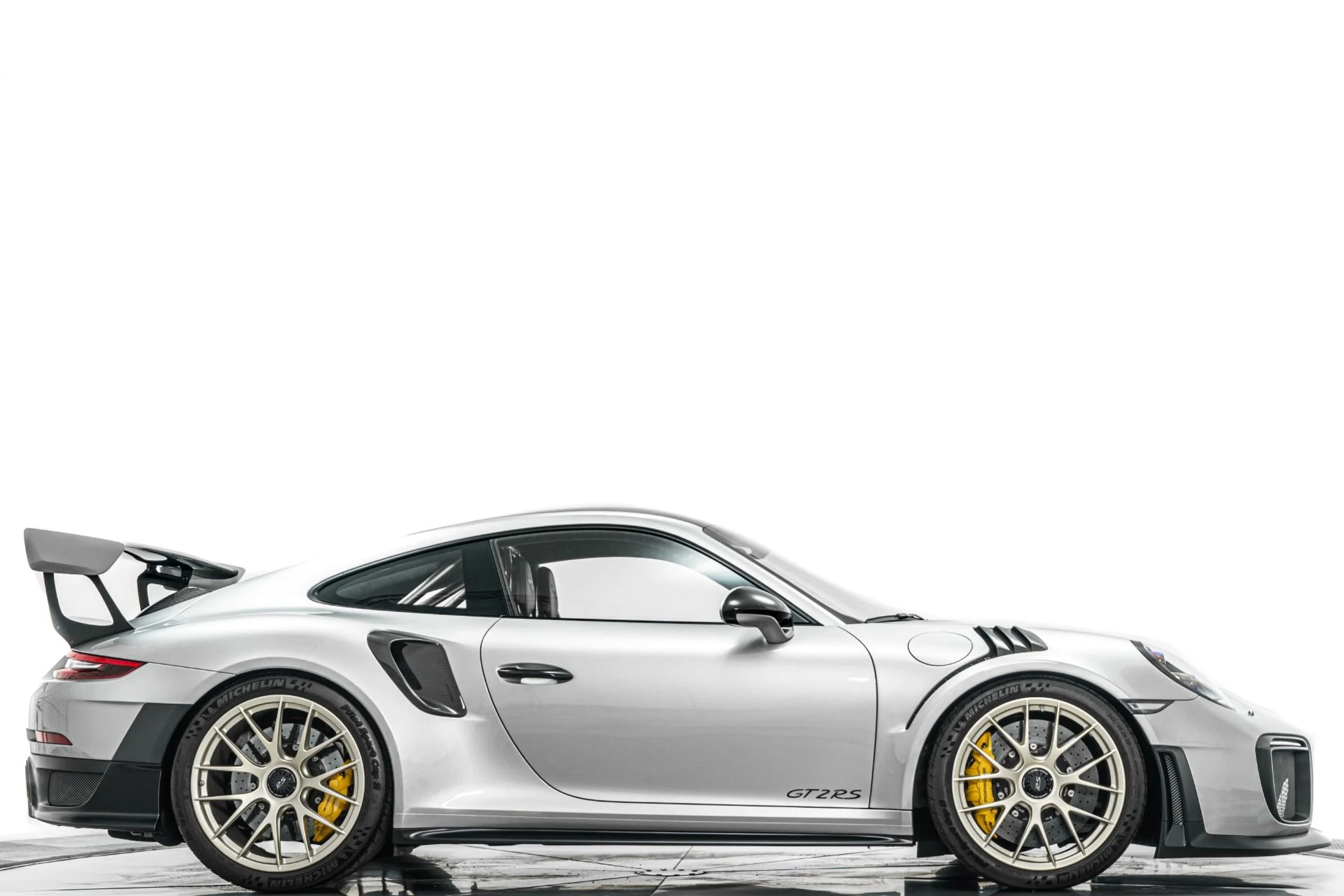 mph001_88690447_Used_2018_Porsche_911_GT_2_RS_Weissach_Package_Magnesium_Wheels_1780694267_dcf7882081