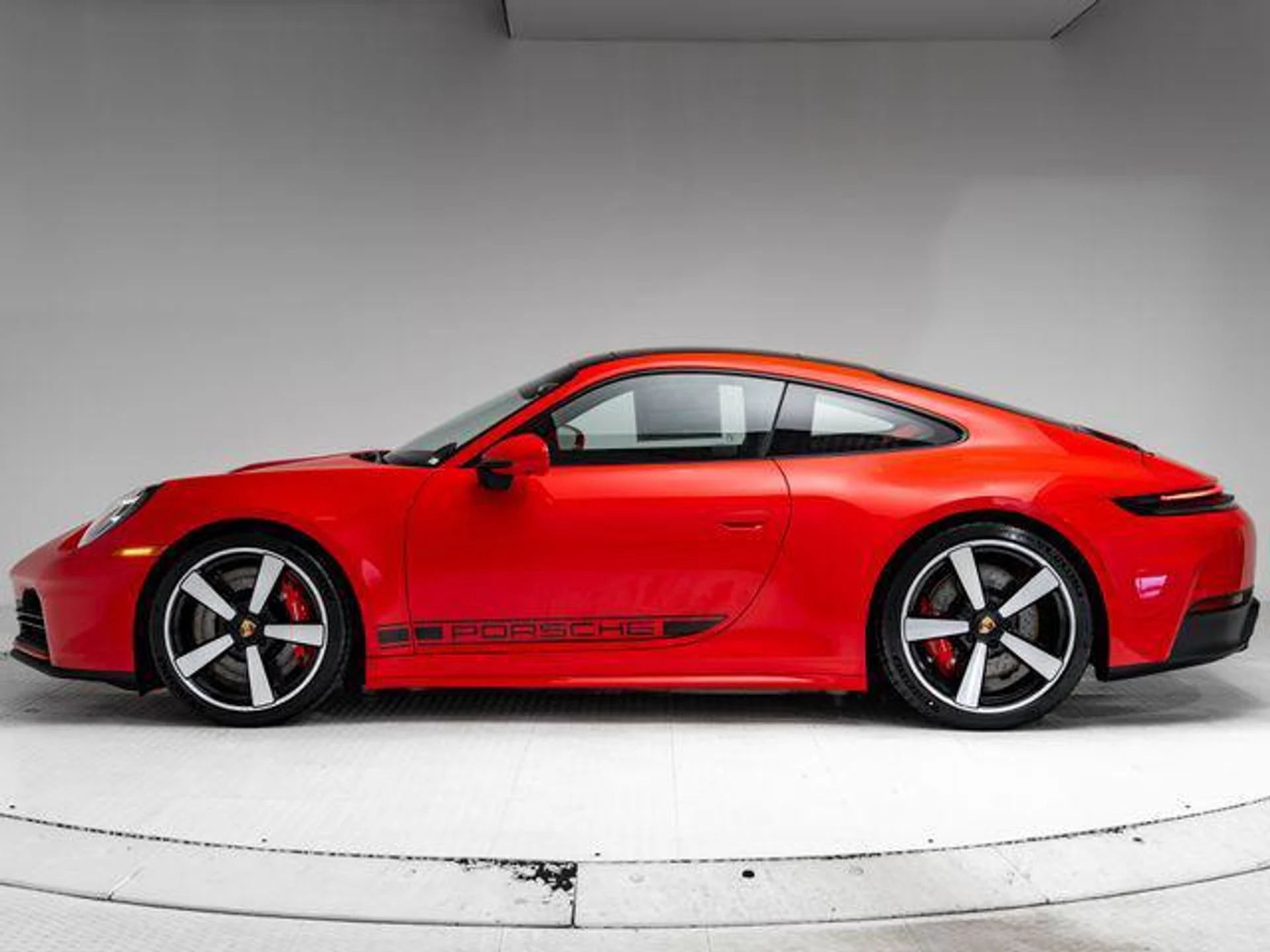 mph001_89087157_Eqas1oqoqiy_Pi_S_Byjk0_Zui_PD_3_Zg_195e42b2b2