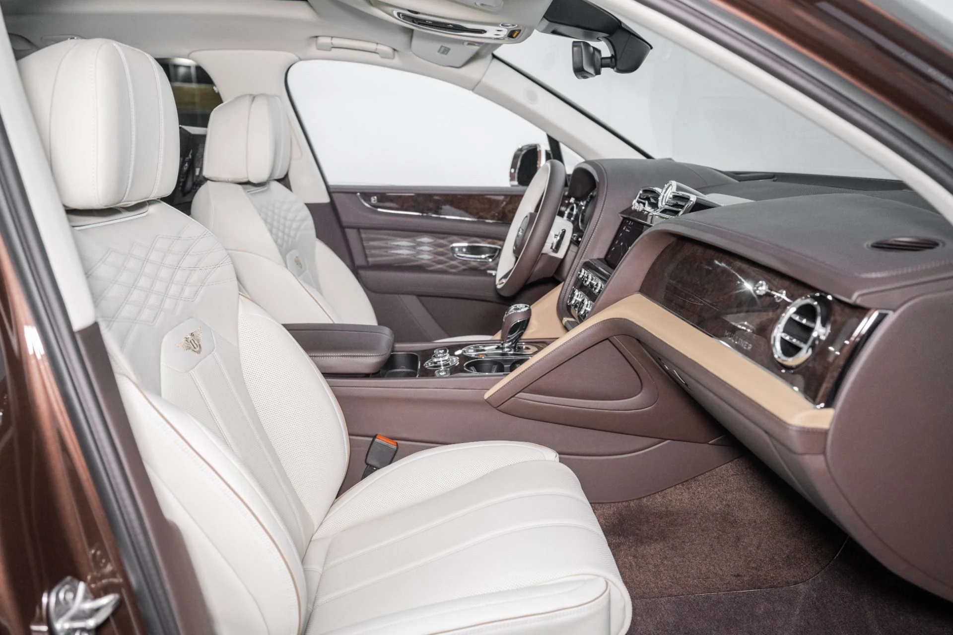 mph001_905226188_Used_2025_Bentley_Bentayga_EWB_Mulliner_1762964457_79ee02965d