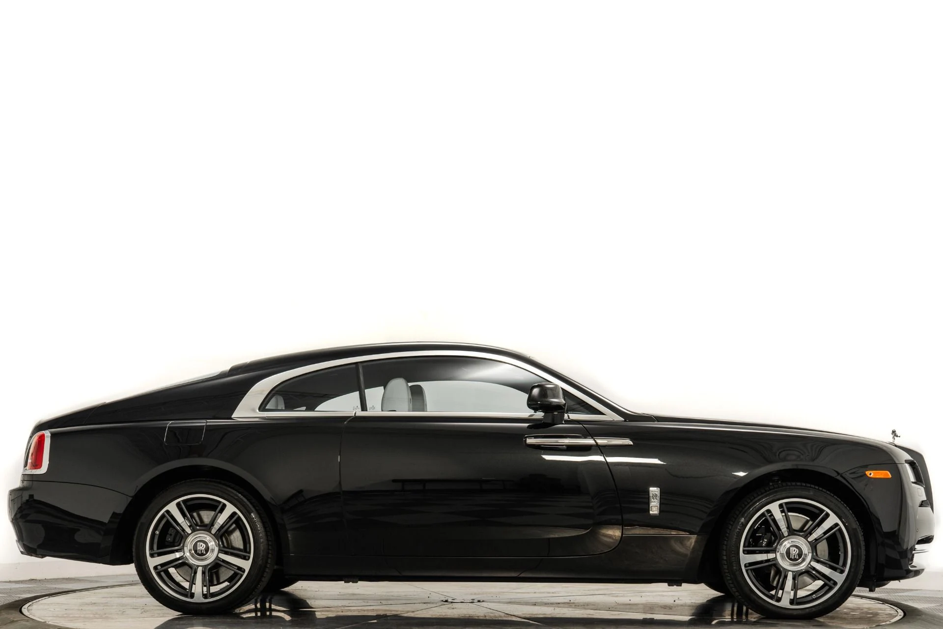 mph001_911614280_Used_2016_Rolls_Royce_Wraith_1759423730_6a528966e6