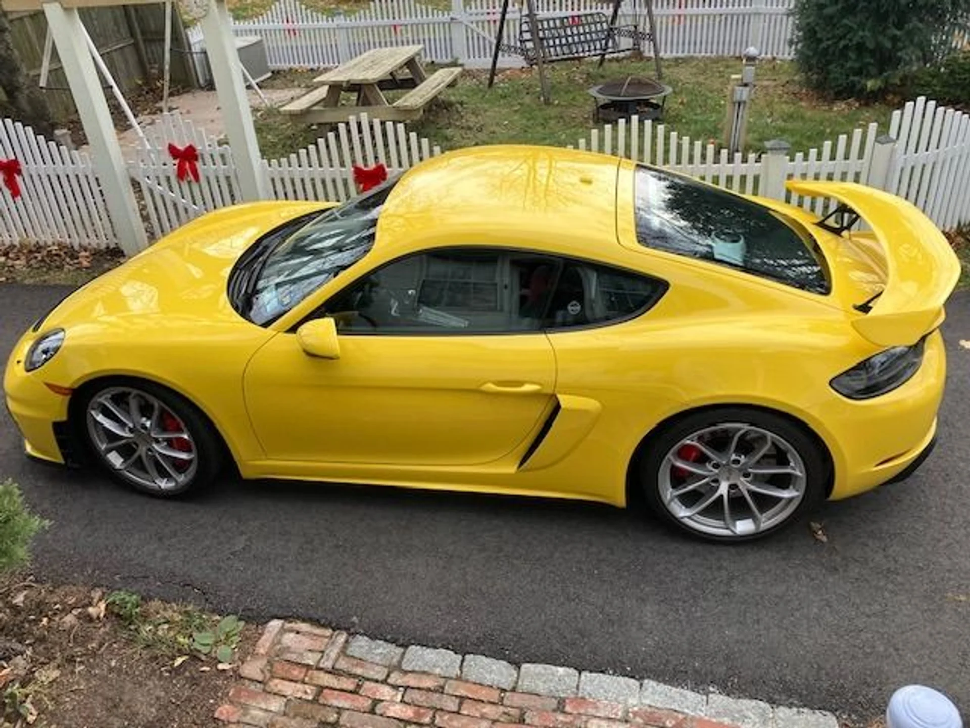mph001_927032064_Used_2022_Porsche_718_Cayman_GT_4_1759429556_ba86d4a814