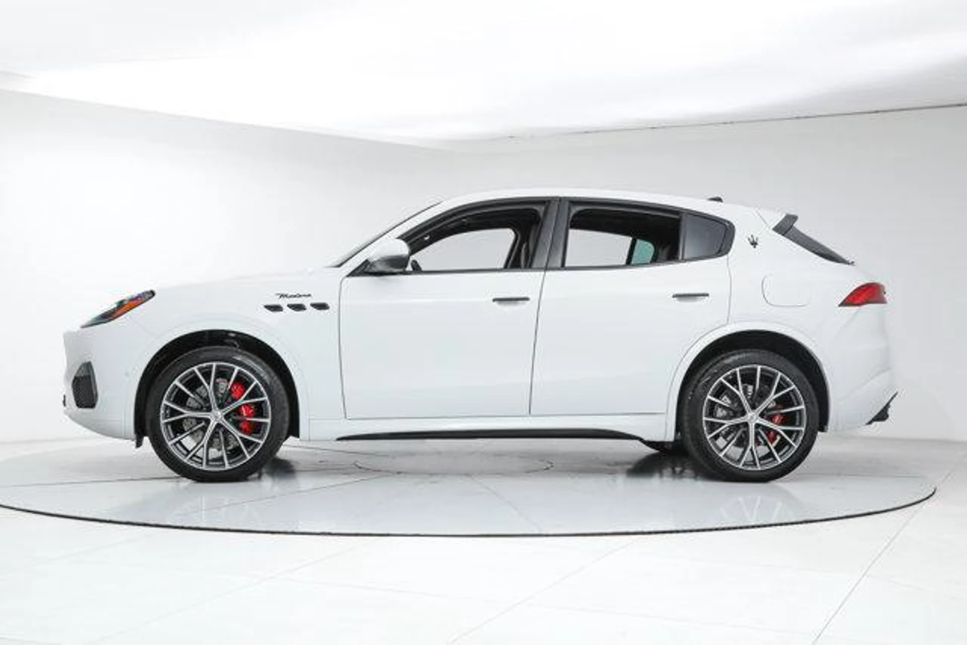 mph001_93489439_M7yl9y5_I_Ks_It0_Kje4_s_Ogs86sao_ae1305ca5c