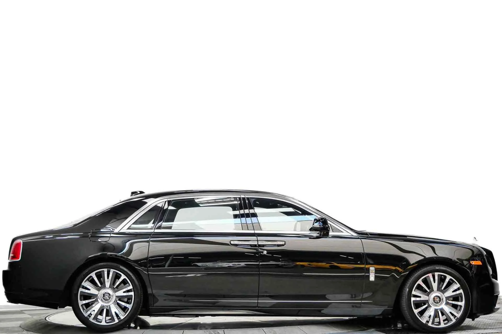 mph001_948674486_Used_2019_Rolls_Royce_Ghost_EWB_Long_Wheelbase_Model_430_K_MSRP_Low_Miles_1788213371_625d8b809a