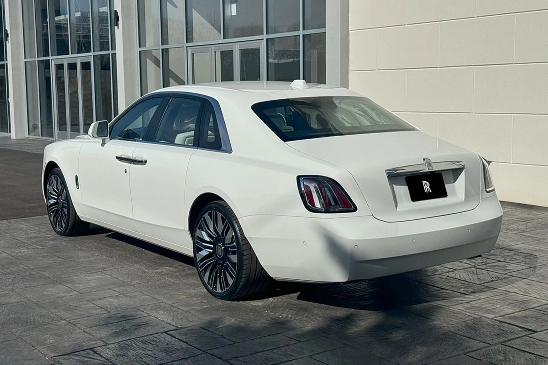 mph001_952323192_Used_2025_Rolls_Royce_Ghost_1740557144_ae9e764d5d
