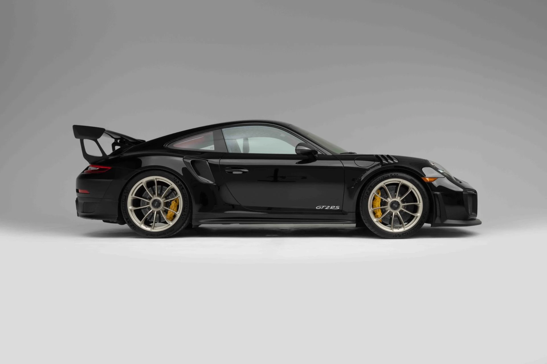 mph001_978374107_Used_2018_Porsche_911_GT_2_RS_1774025649_390d488f7e