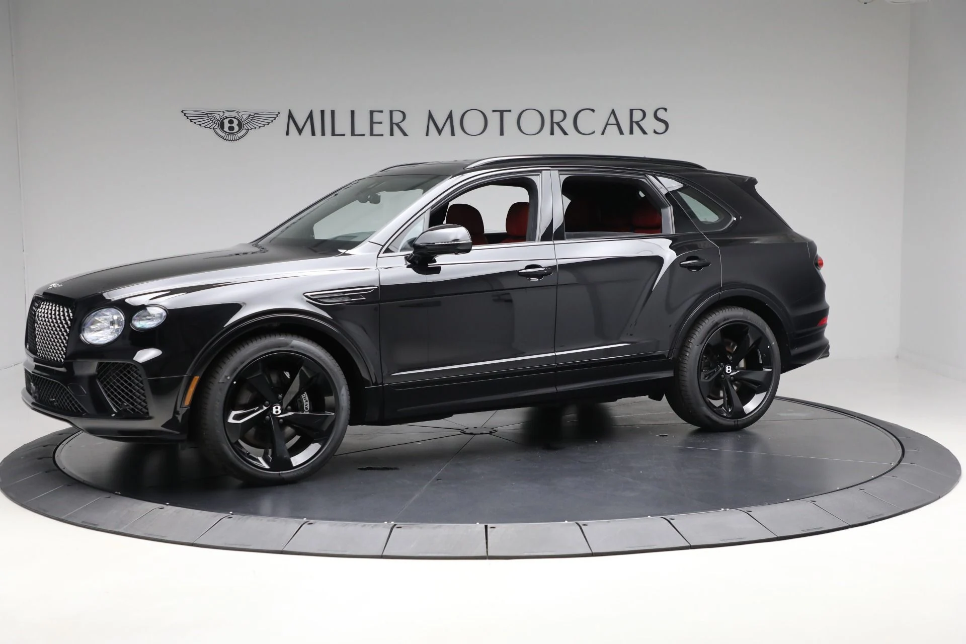 mph001_979564923_New_2025_Bentley_Bentayga_V8_2656c55b24