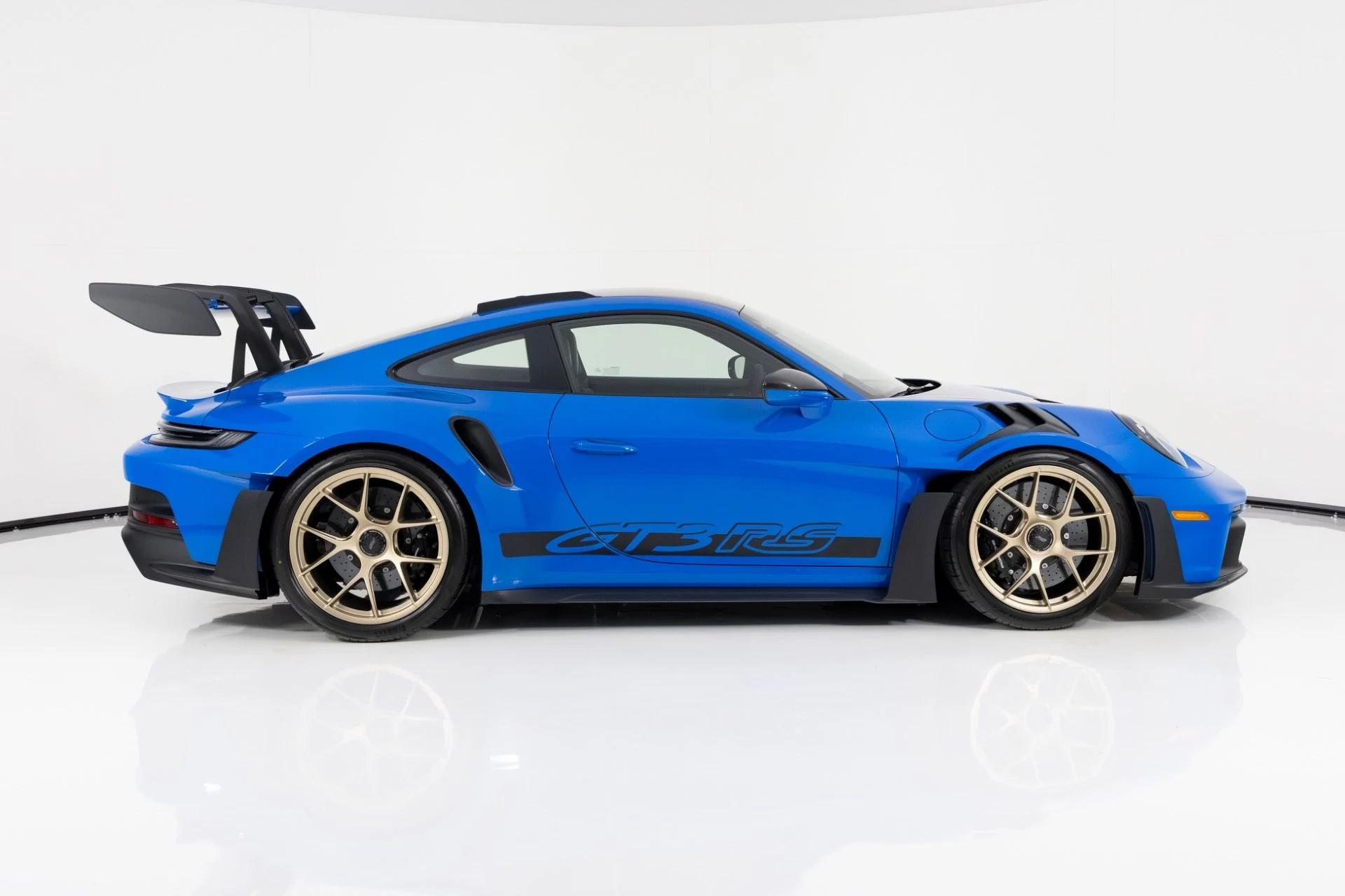 mph001_985709660_Used_2025_Porsche_911_GT_3_RS_1765484710_19c6180dde