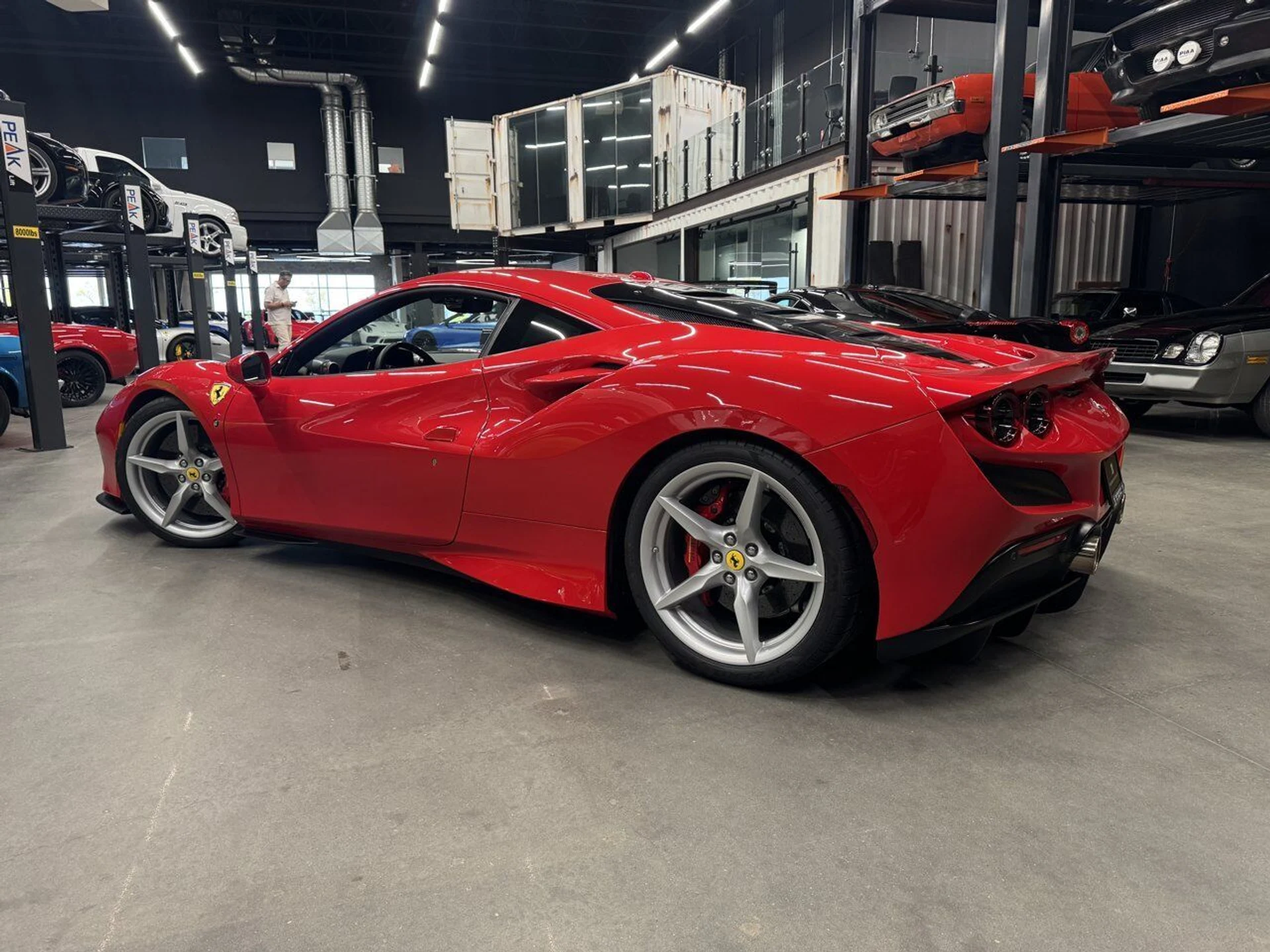 mph001_987235383_ferrari_f8_tributo_2021_c92746441e