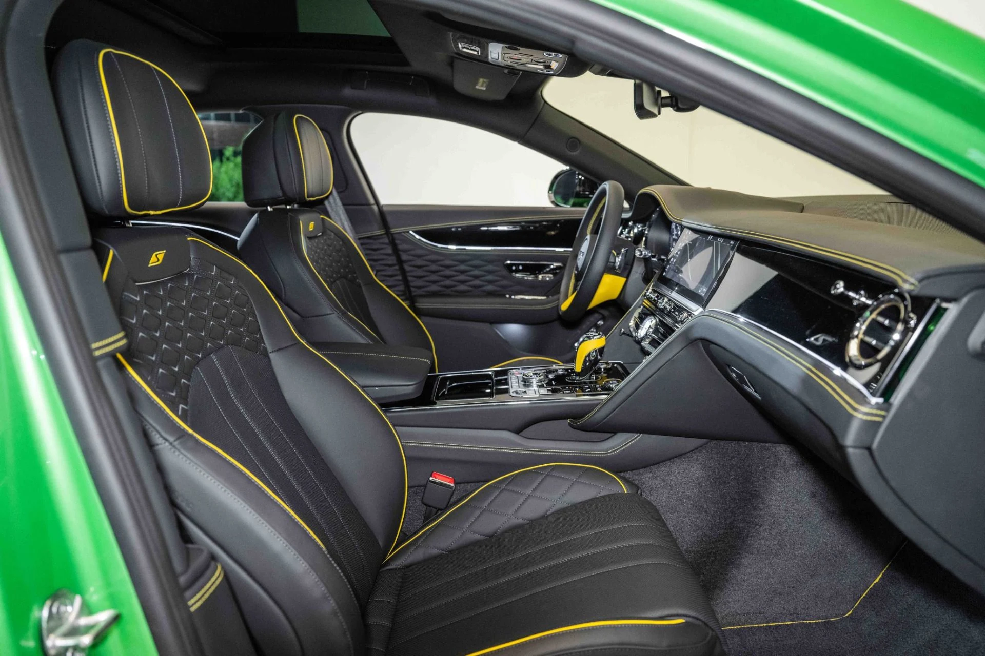 mph001_989507274_Used_2024_Bentley_Flying_Spur_S_Hybrid_1749914202_bb93855b00