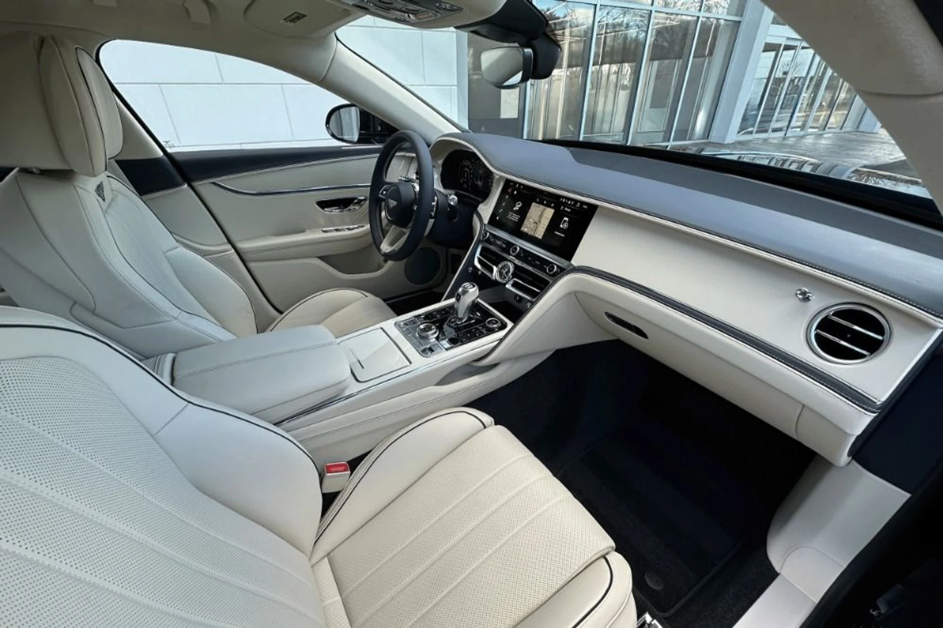 mph001_989861822_New_2026_Bentley_Flying_Spur_1765792649_102f42a0f4