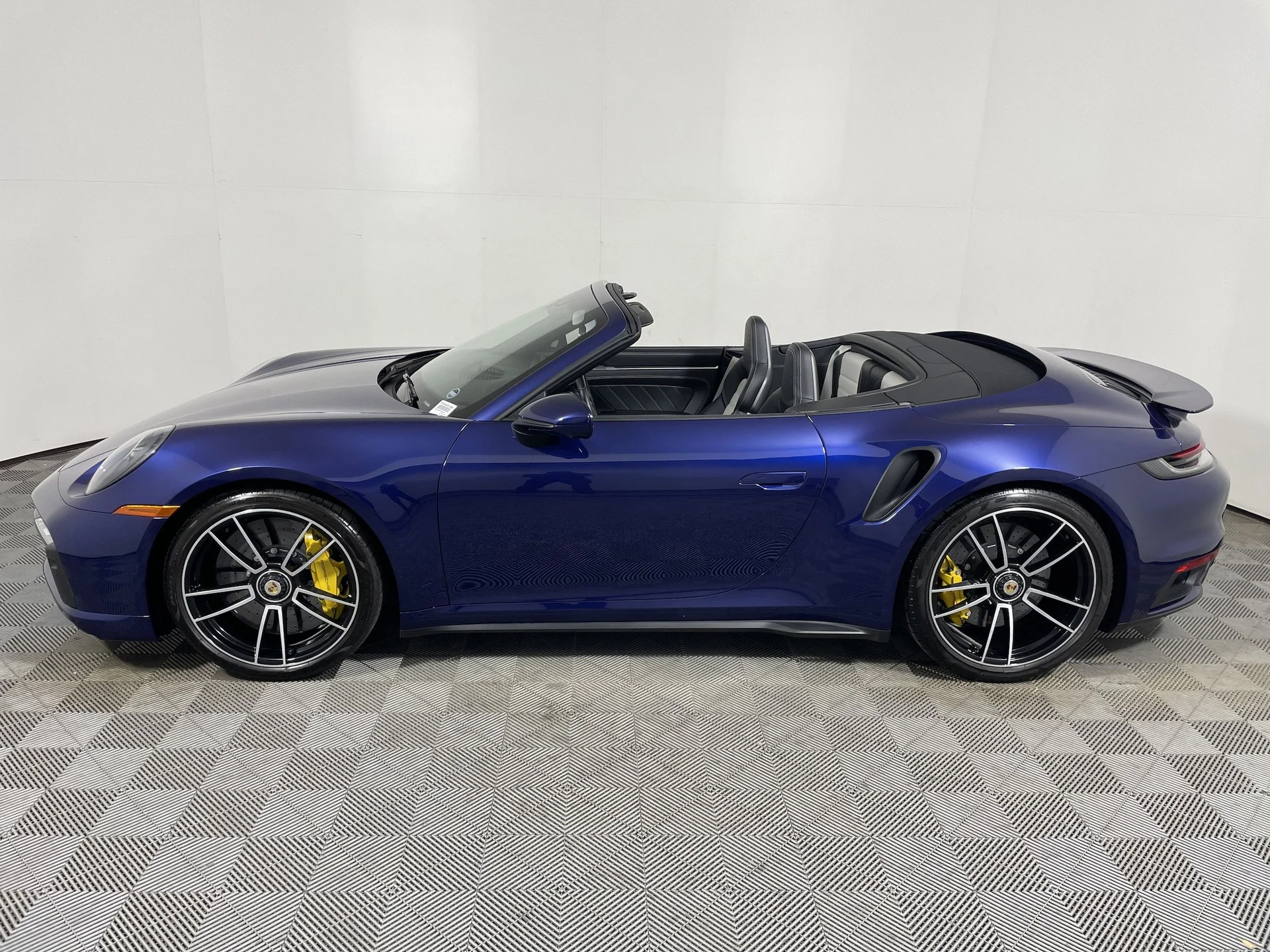 mph001_991629133_b57d2f96a892d218cea8e75a3c4be82ax_dd85ca925b