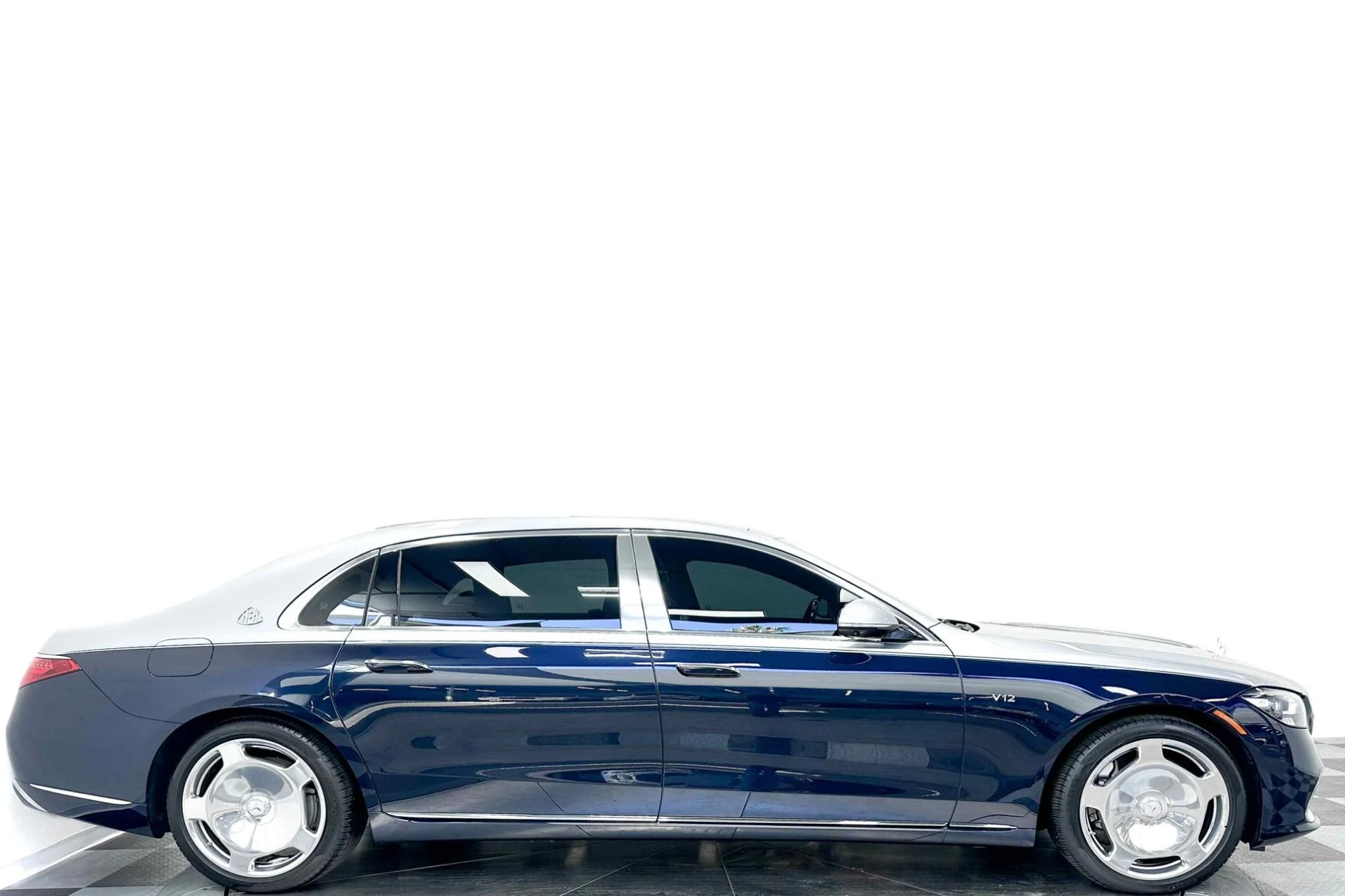 mph001_995793585_Used_2024_Mercedes_Benz_Mercedes_Maybach_S_680_4_MATIC_AMG_V12_Factory_Two_Tone_Executive_Rear_Seats_1772055459_cc2d49d84c