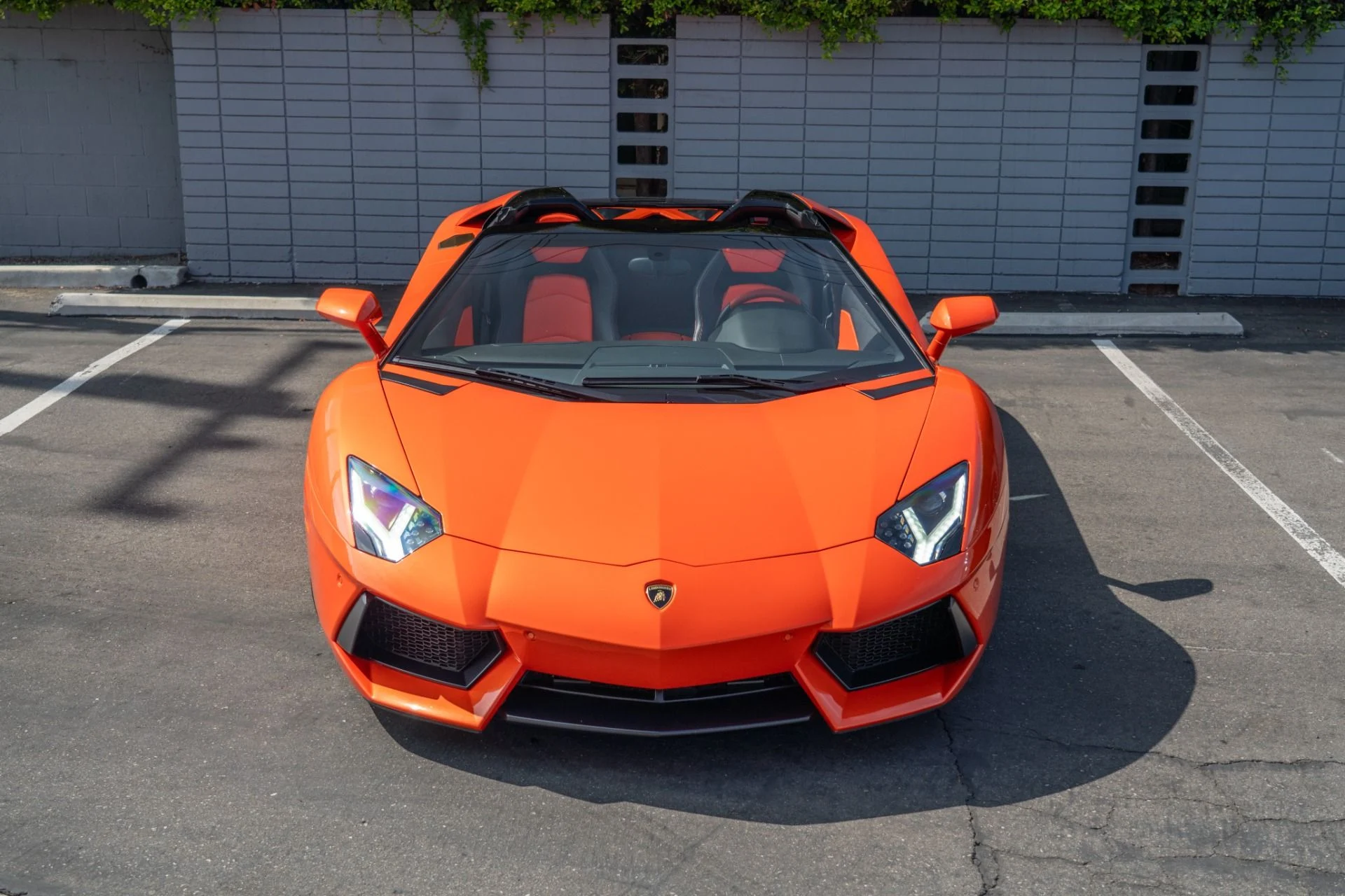 mph001_995846254_Used_2014_Lamborghini_Aventador_LP_700_4_1759878623_cf31d81d51