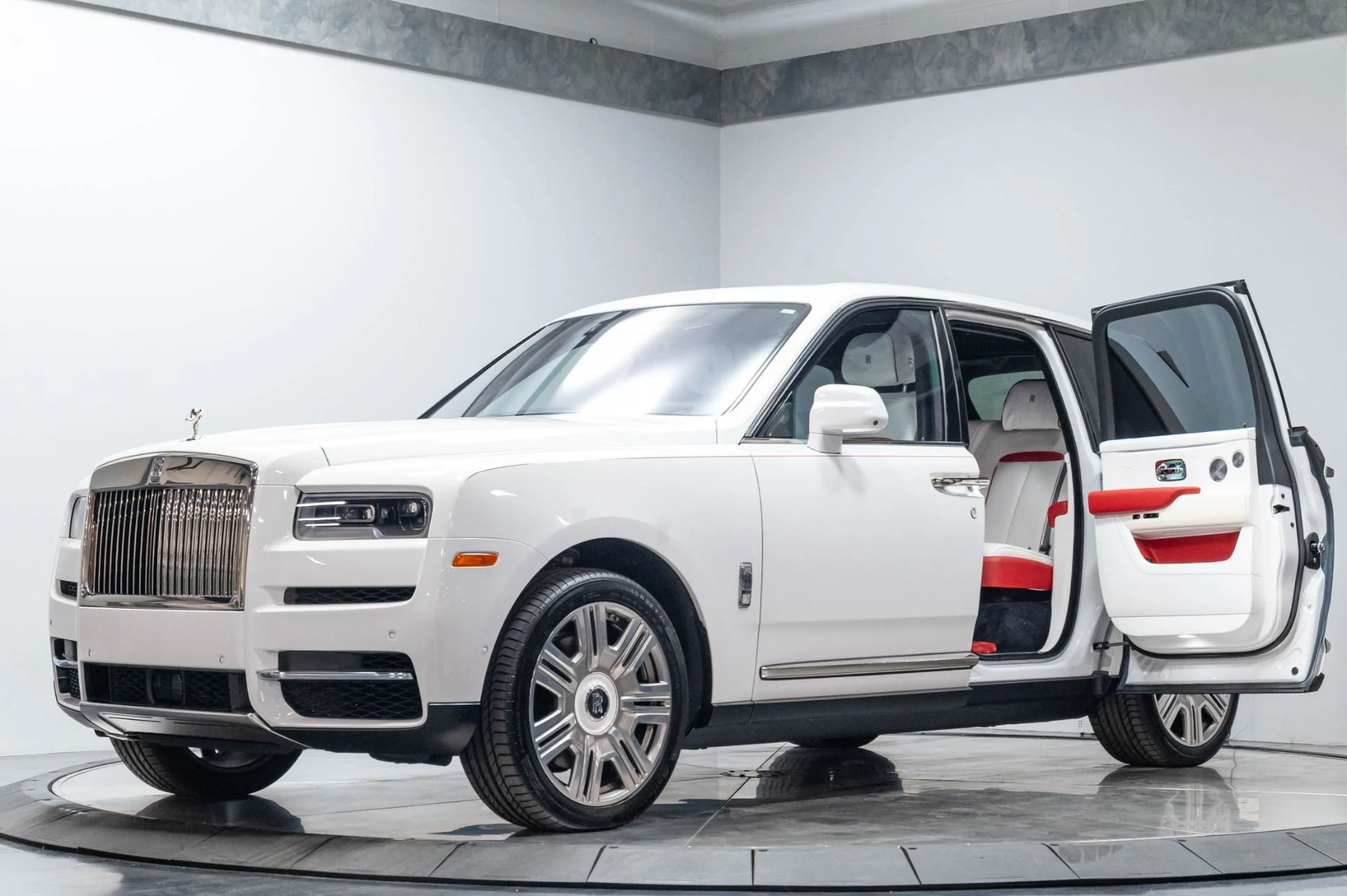 mph001_996104347_Used_2023_Rolls_Royce_Cullinan_Base_1784652314_d463d51c48