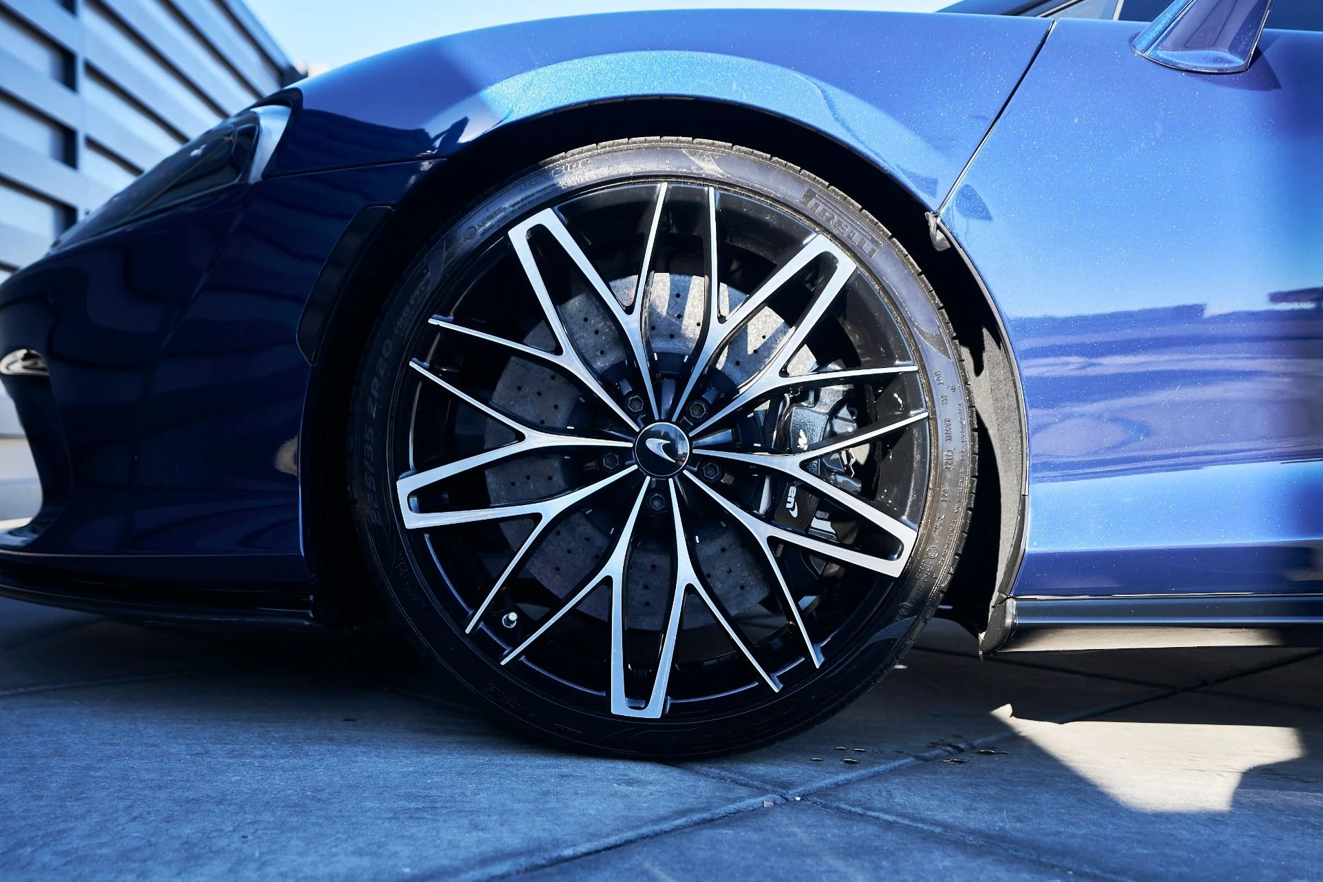 mph002_1001847877_Used_2022_Mc_Laren_GT_Base_1765244950_4d17bf769f