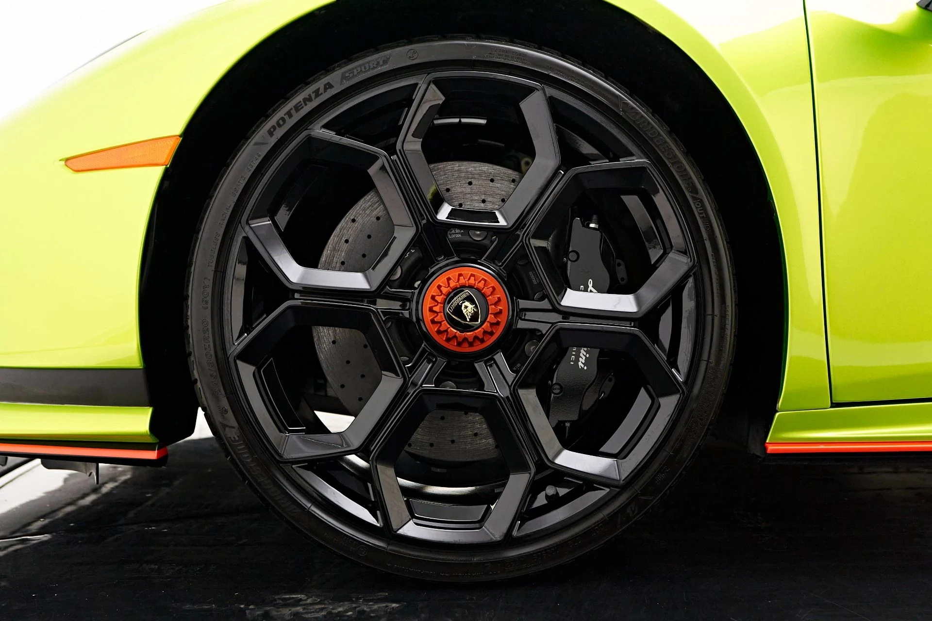 mph002_1004868989_Used_2023_Lamborghini_Huracan_Tecnica_Base_1715640571_5934a24a28