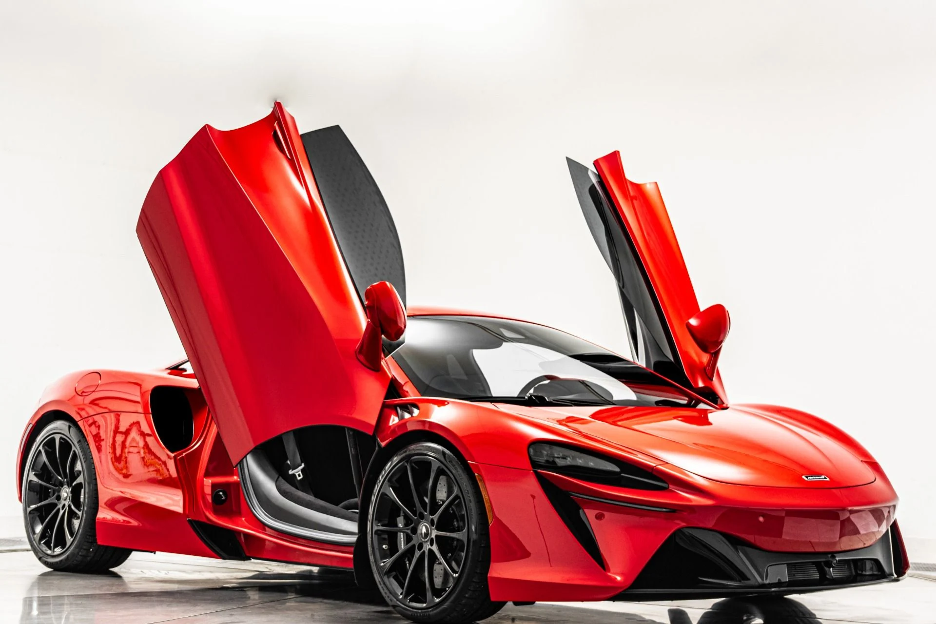 mph002_1020752935_Used_2023_Mc_Laren_Artura_1776720218_9d5793abf2