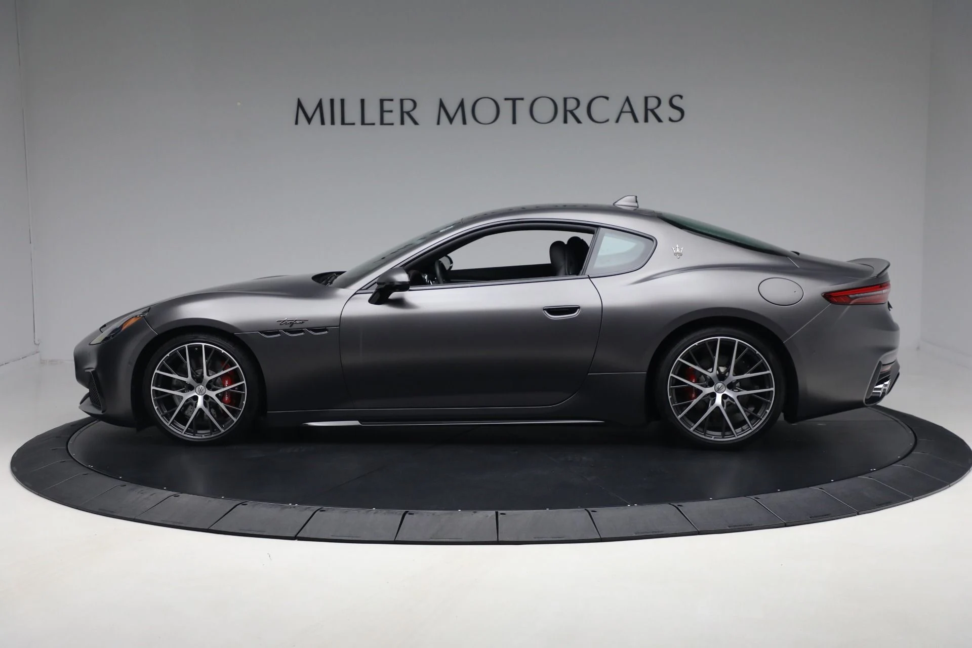 mph002_1024034441_New_2024_Maserati_Gran_Turismo_Trofeo_c545bbdd36
